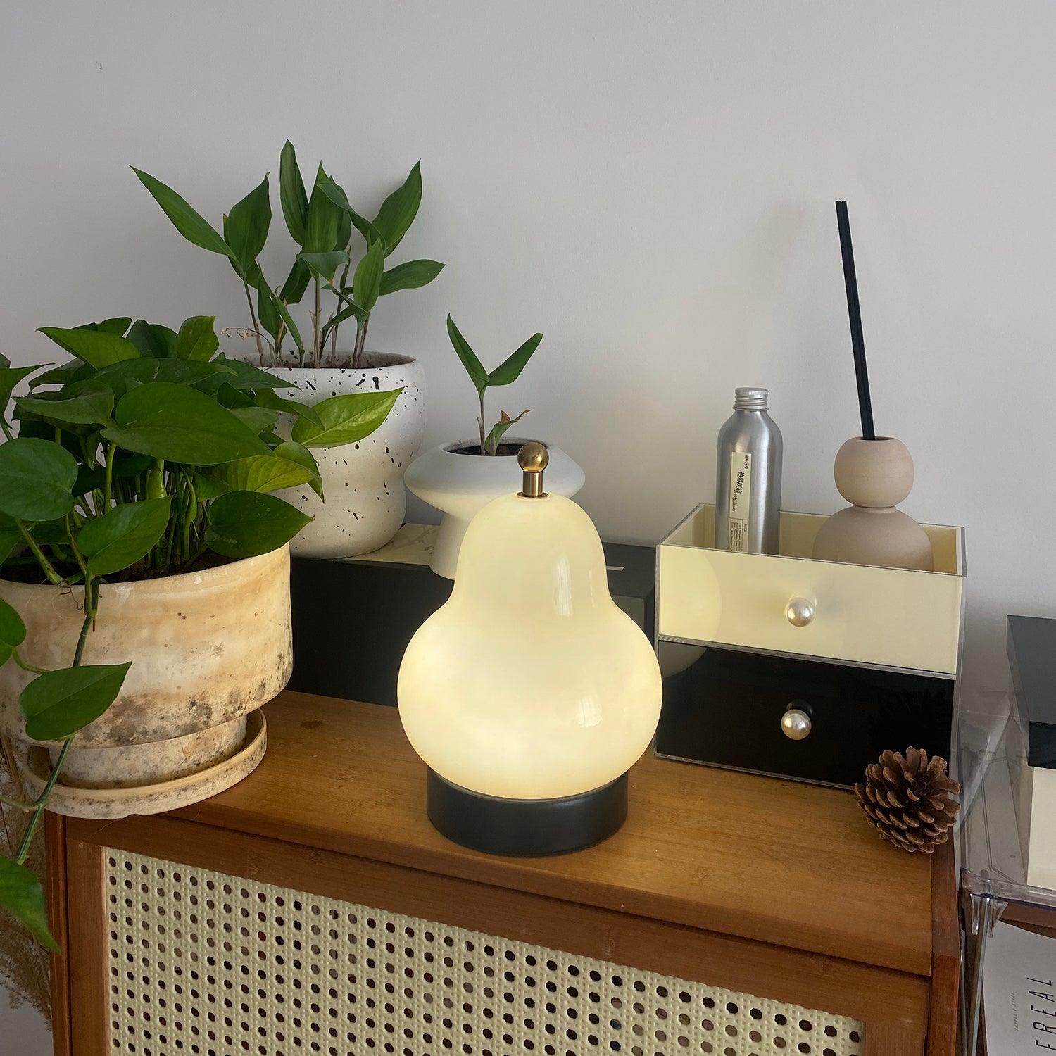 Cute Pear Table Lamp  (built-in battery) - Loonglight