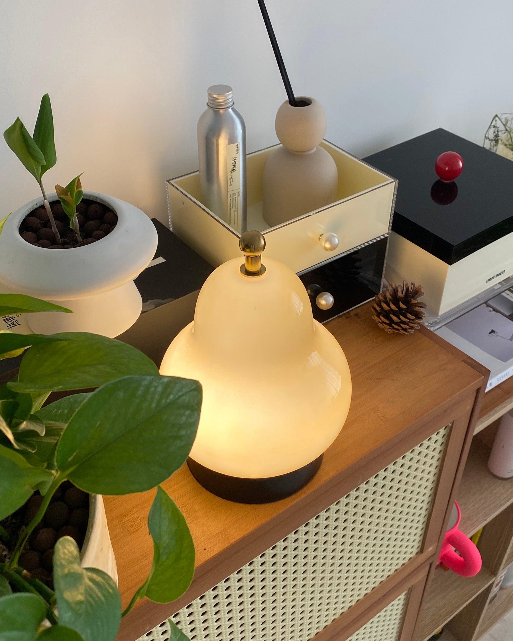 Cute Pear Table Lamp  (built-in battery) - Loonglight