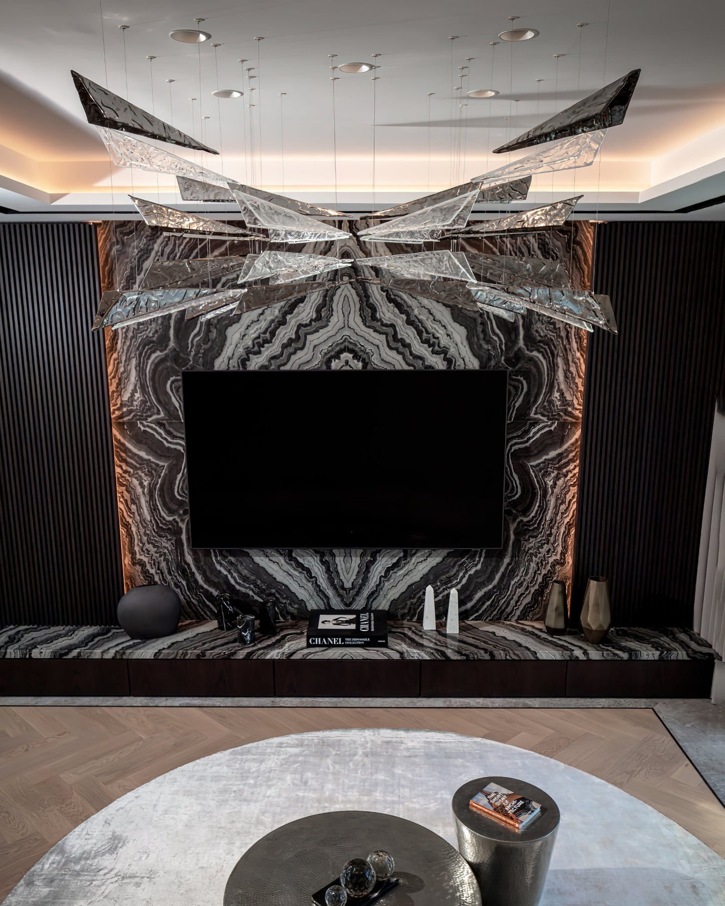 Breeze Glass Leaf Chandelier - Loonglight