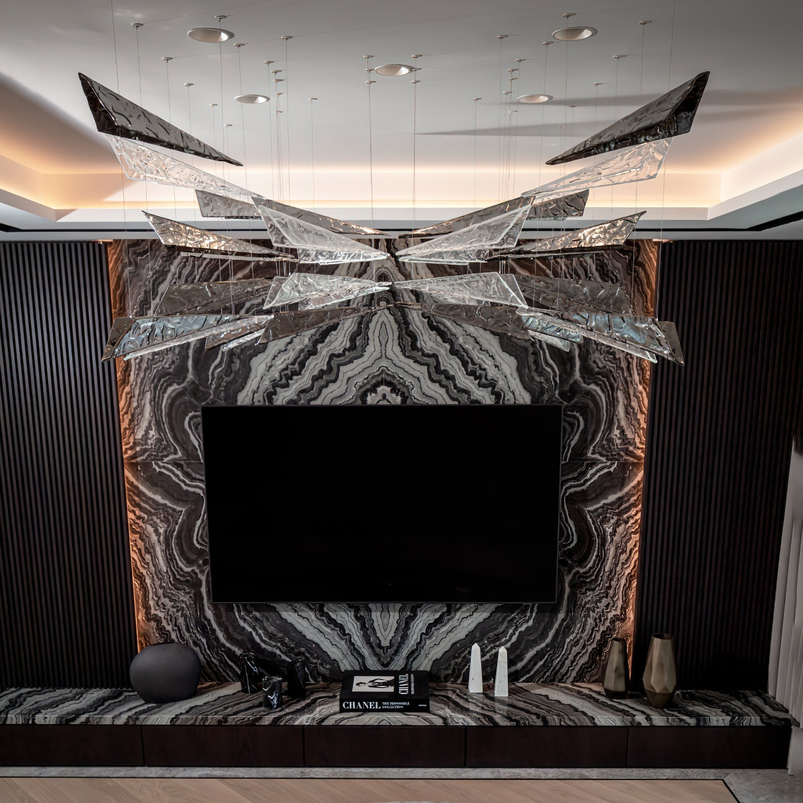 Breeze Glass Leaf Chandelier - Loonglight