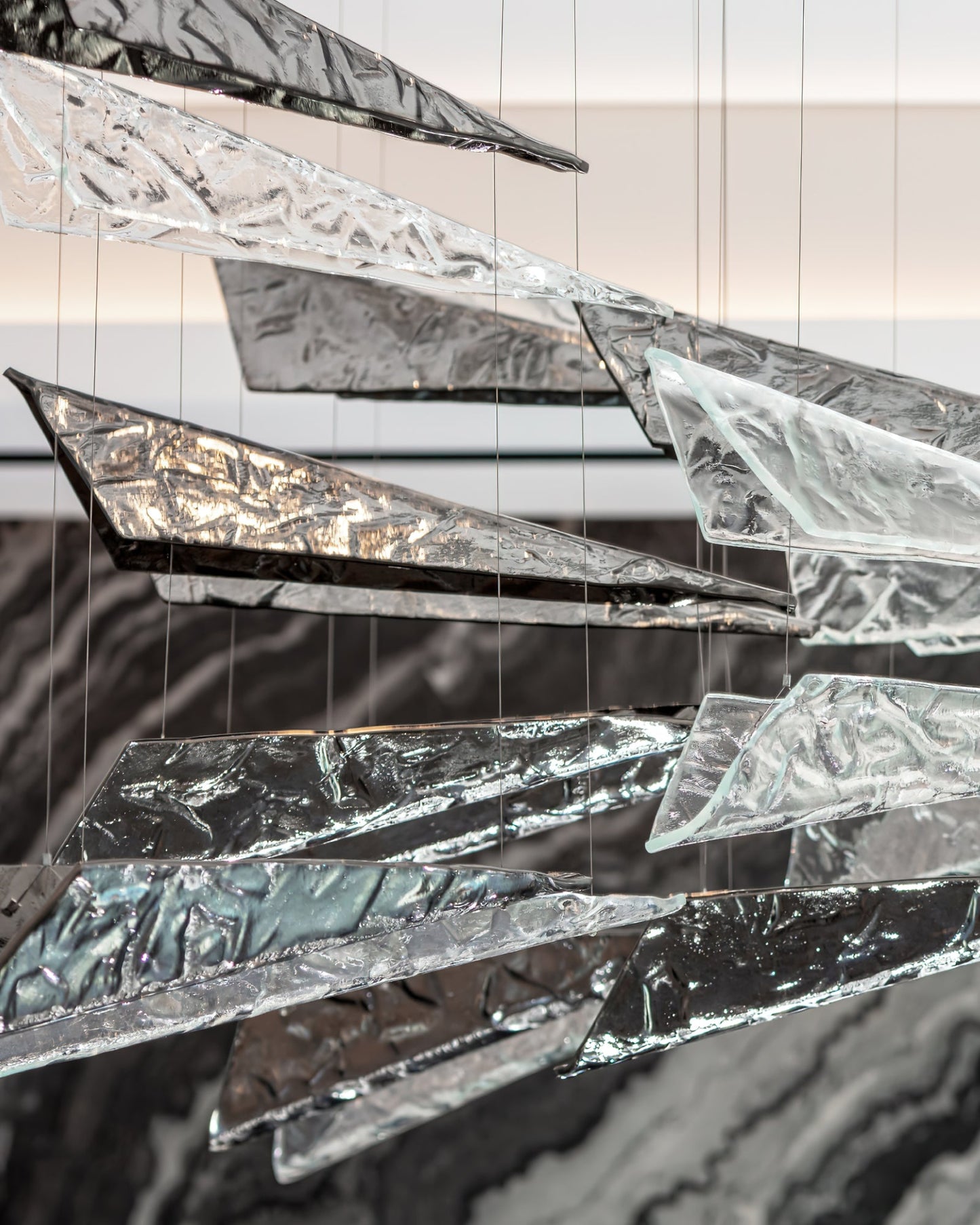 Breeze Glass Leaf Chandelier - Loonglight