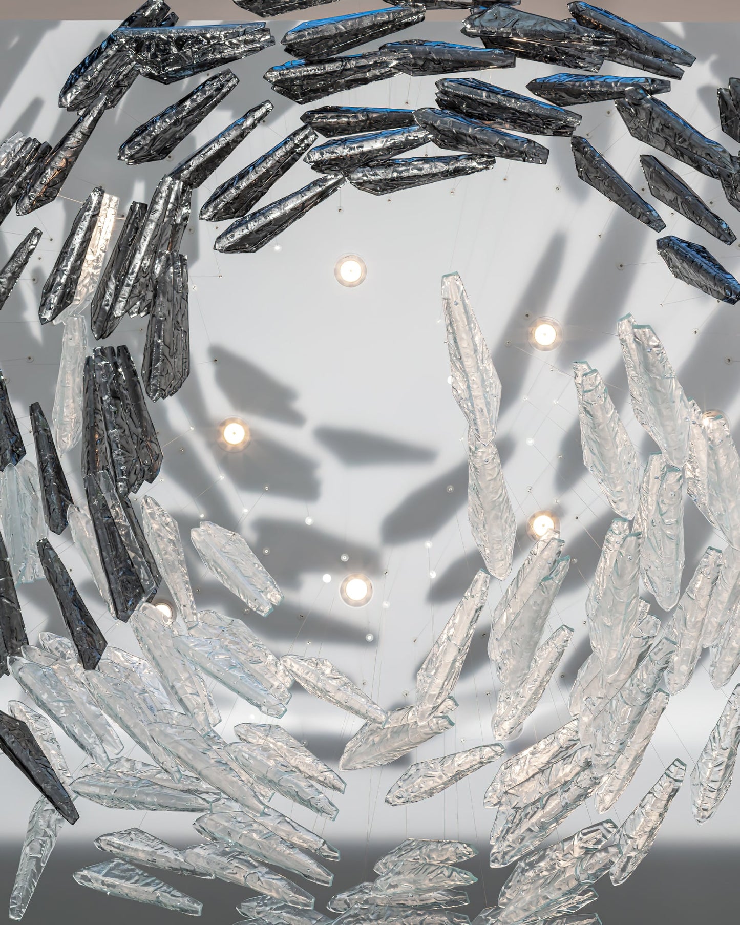 Breeze Glass Leaf Chandelier - Loonglight