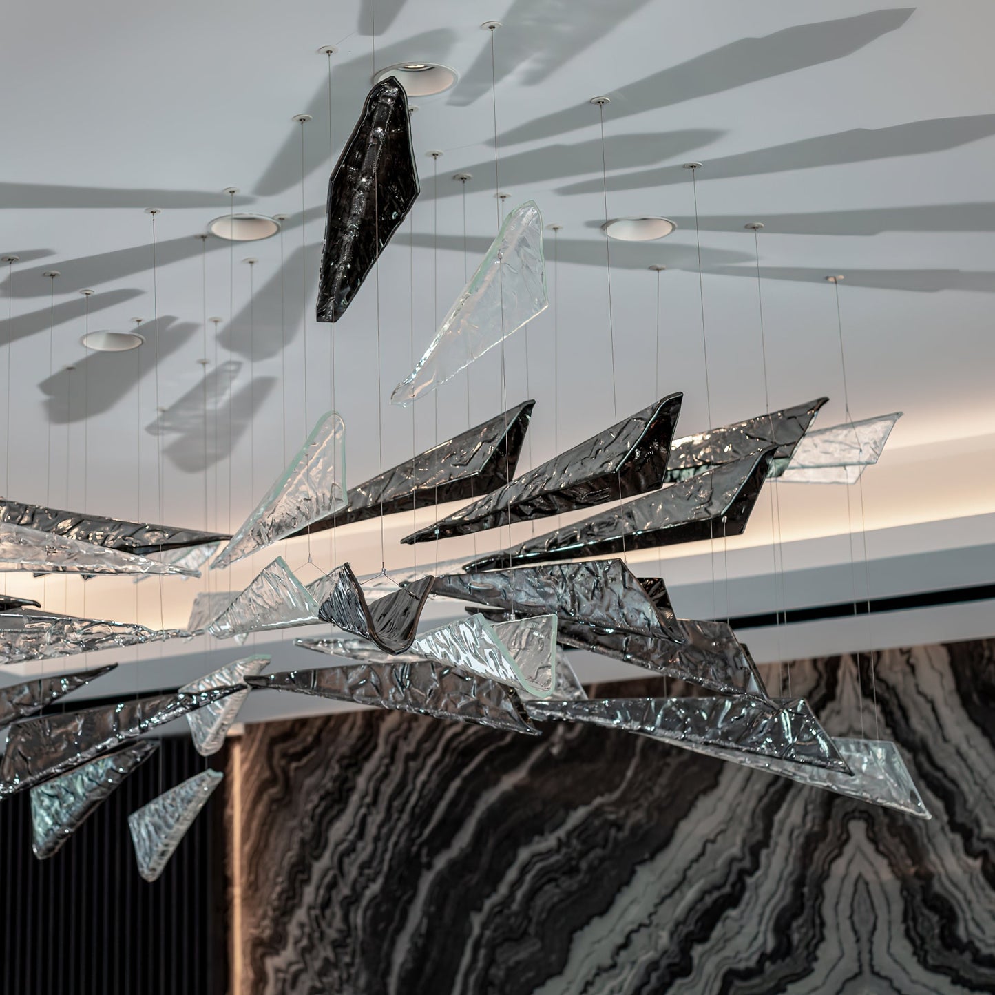 Breeze Glass Leaf Chandelier - Loonglight