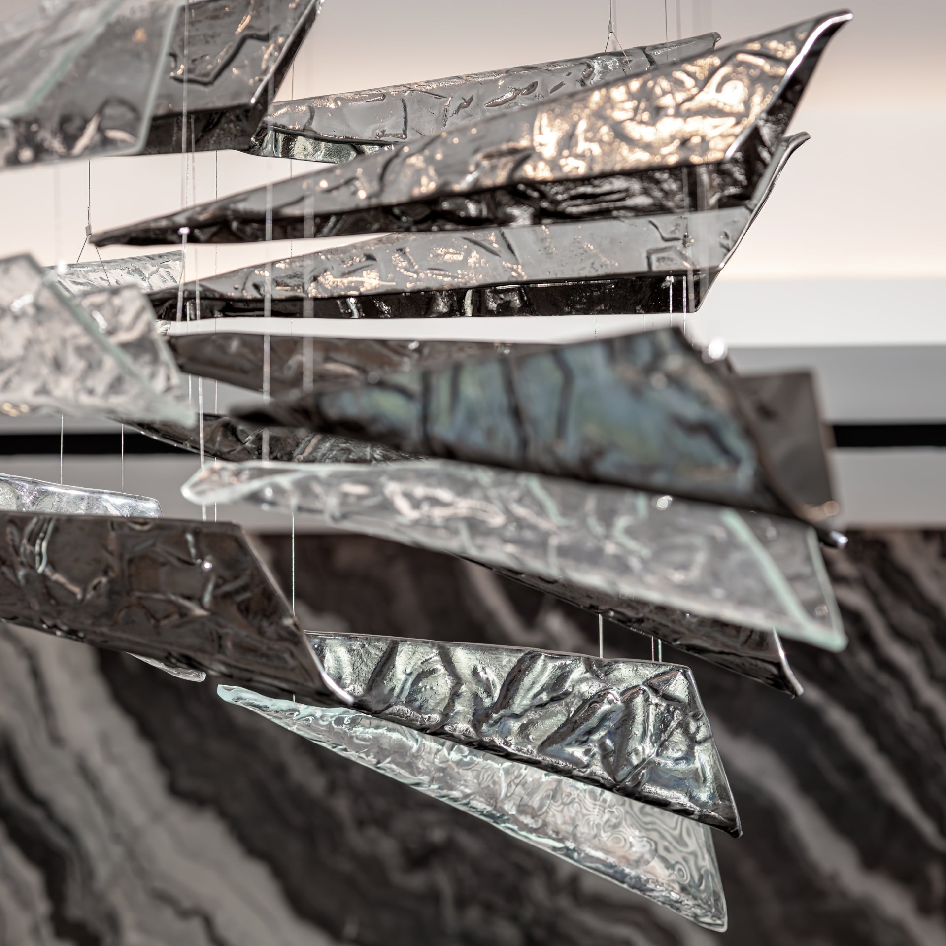 Breeze Glass Leaf Chandelier - Loonglight