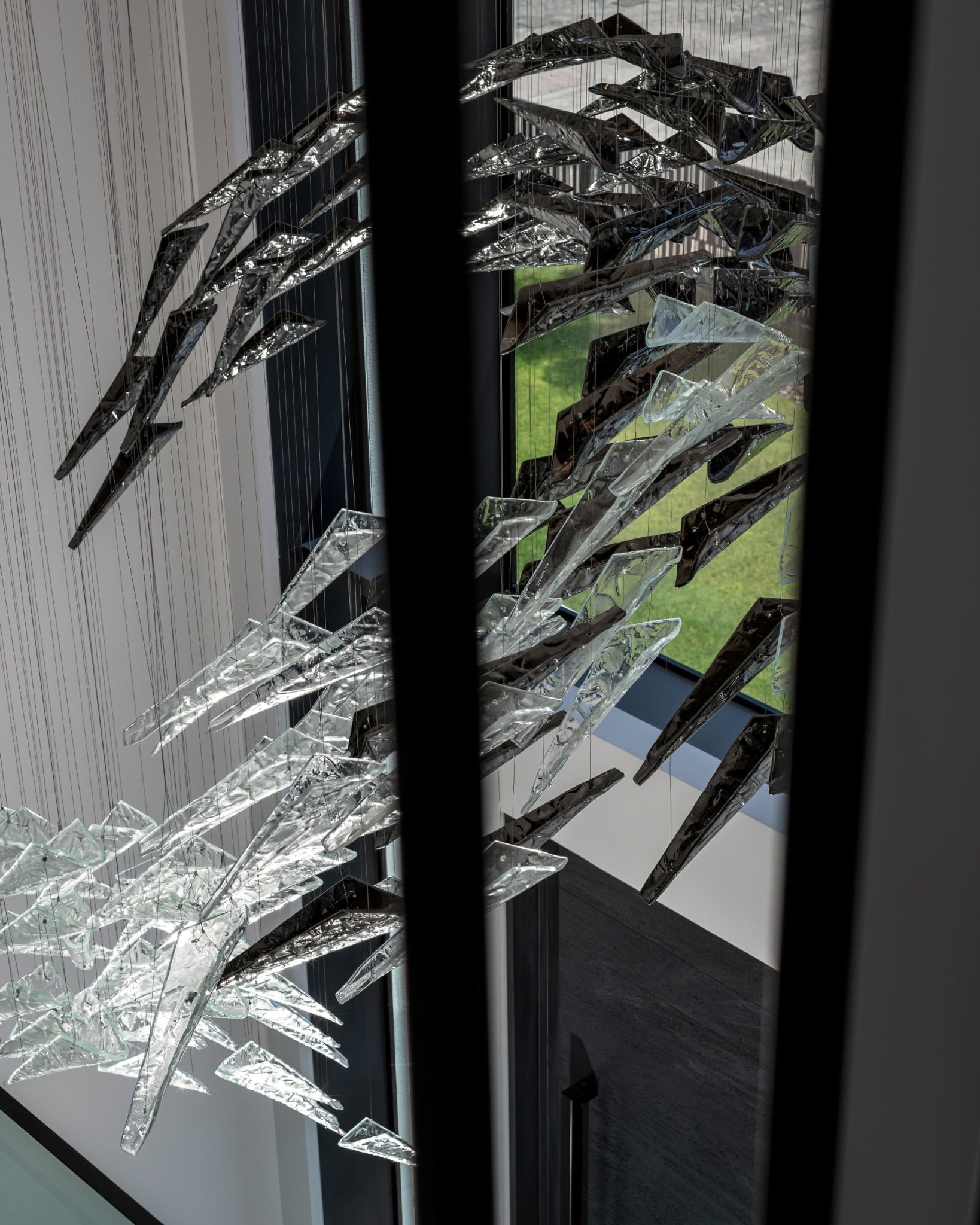 Breeze Glass Leaf Chandelier - Loonglight