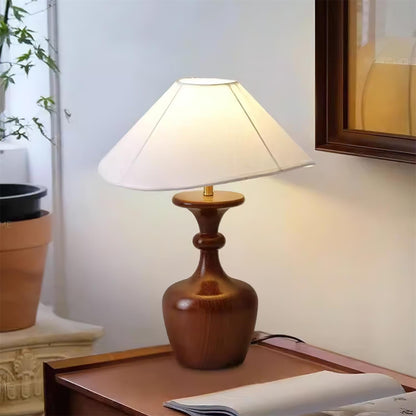 مصباح طاولة داني وود