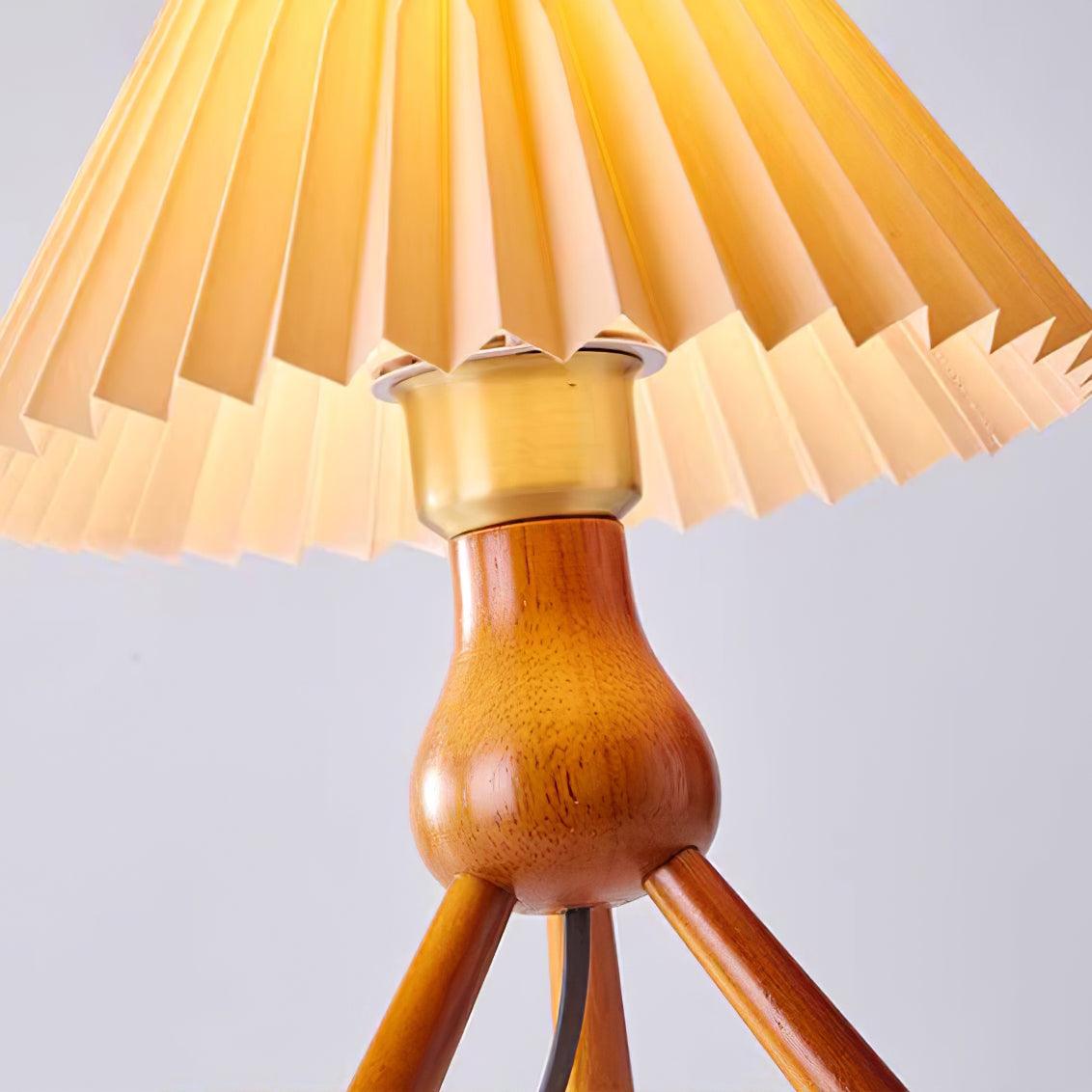 Daro Pleated Table Lamp - Loonglight