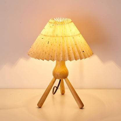 Daro Pleated Table Lamp - Loonglight