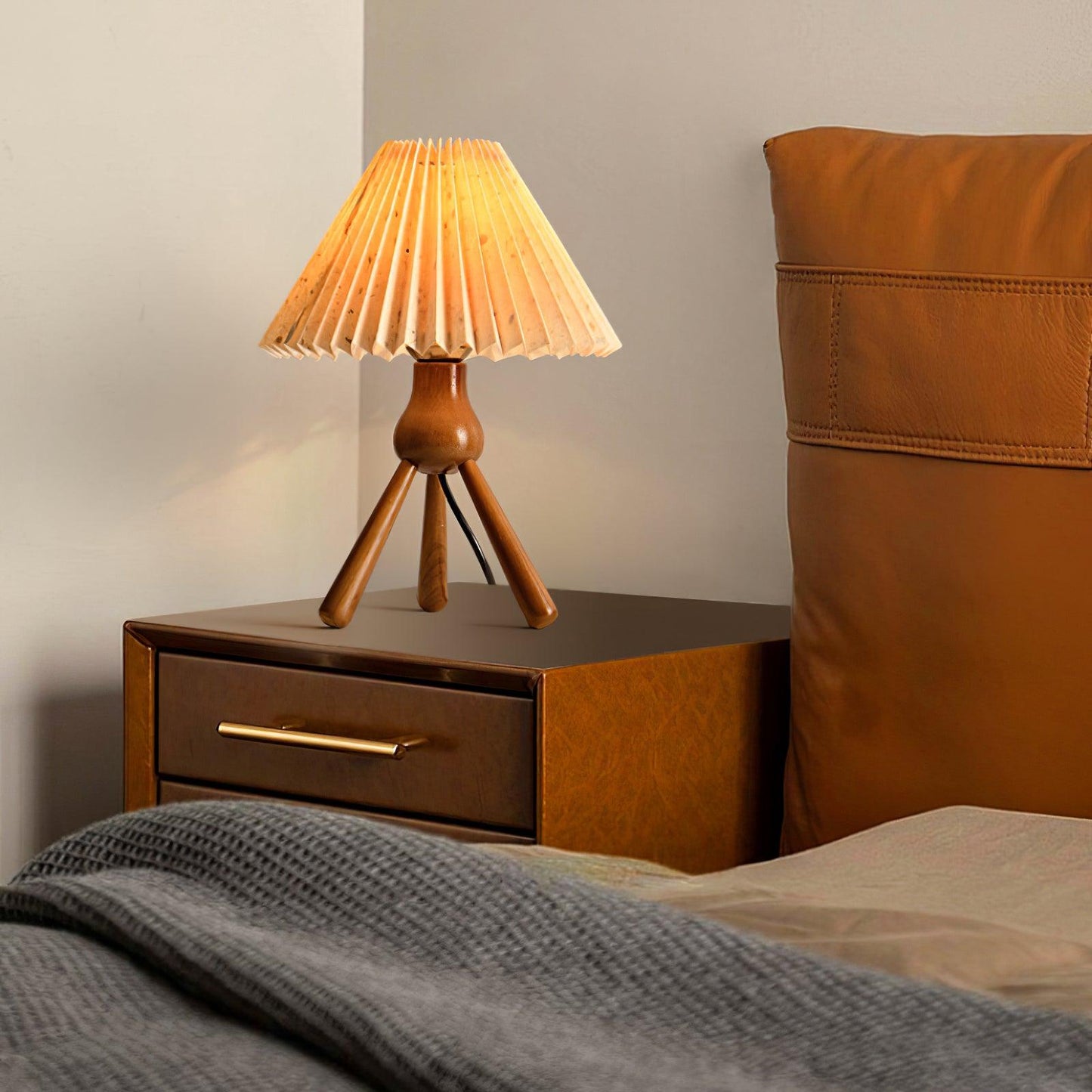 Daro Pleated Table Lamp - Loonglight