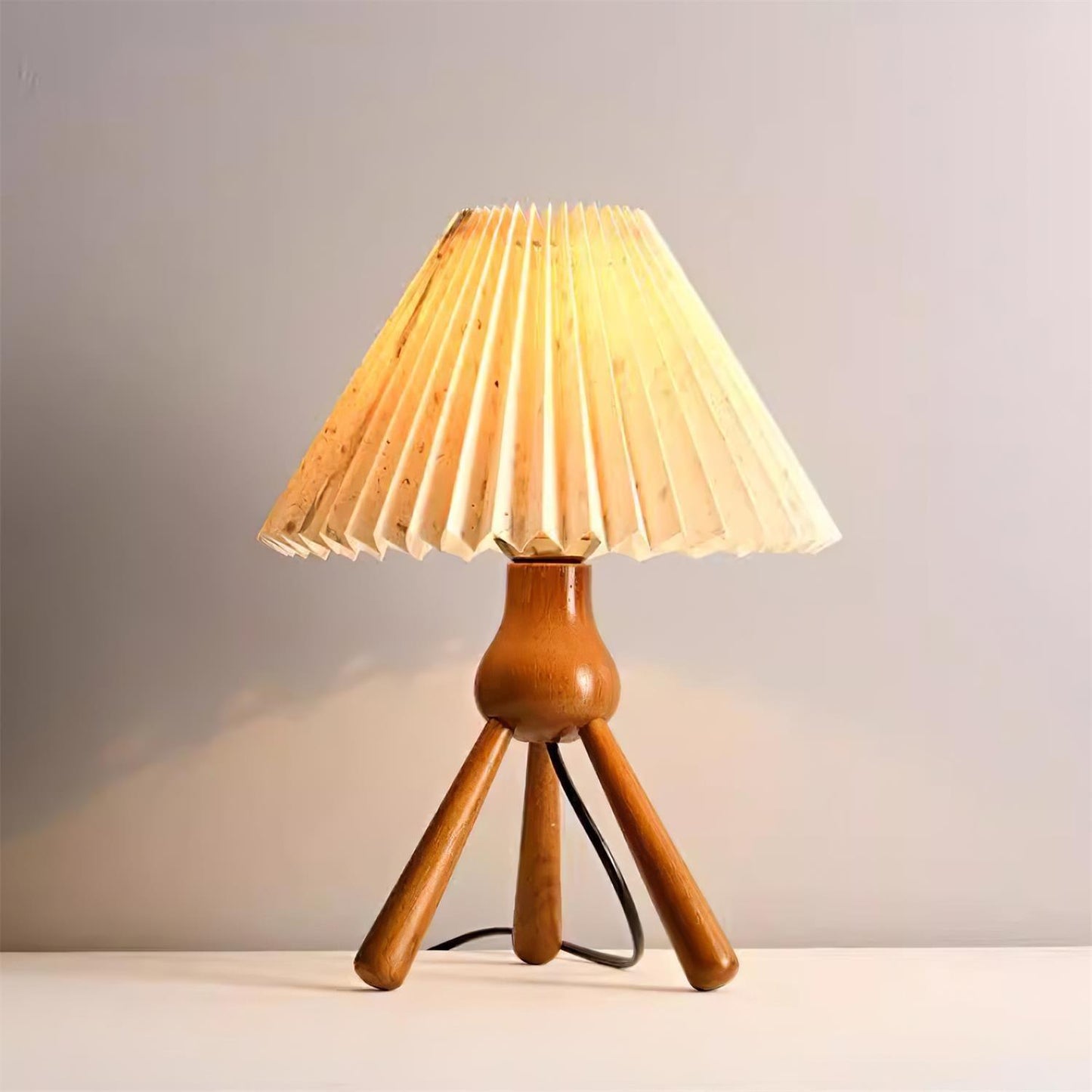 Daro Pleated Table Lamp - Loonglight