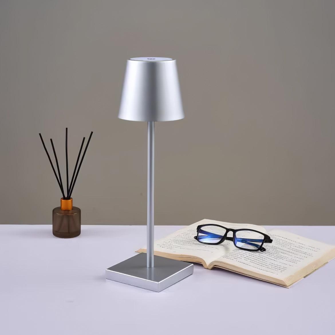 Doku Table Lamp - Loonglight