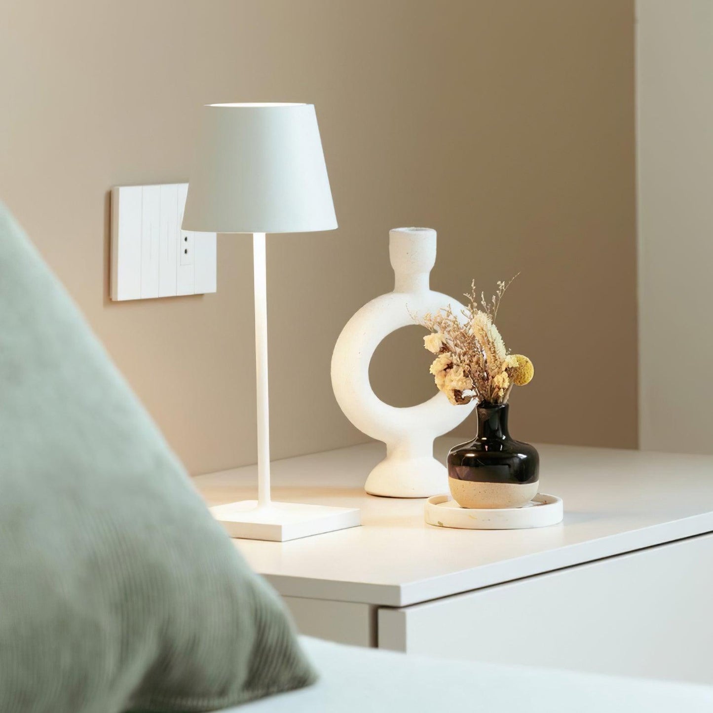 Doku Table Lamp - Loonglight
