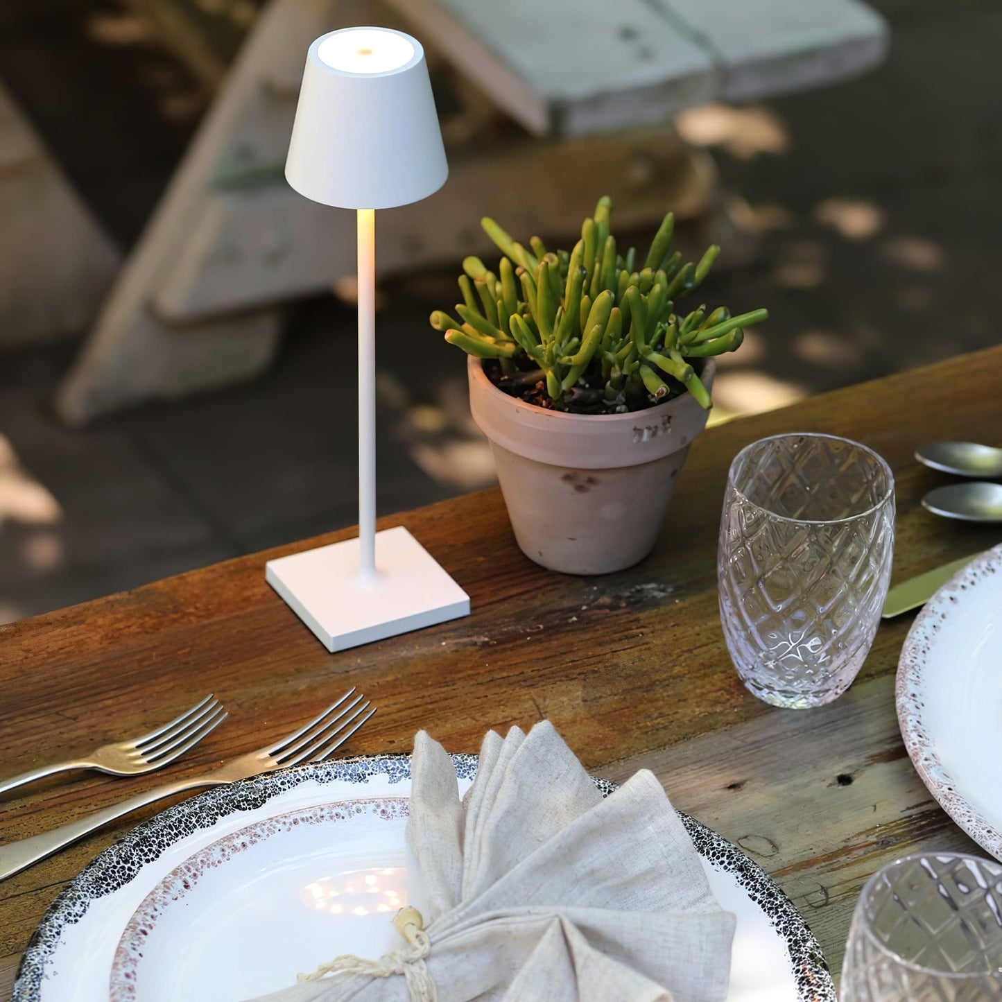 Doku Table Lamp - Loonglight