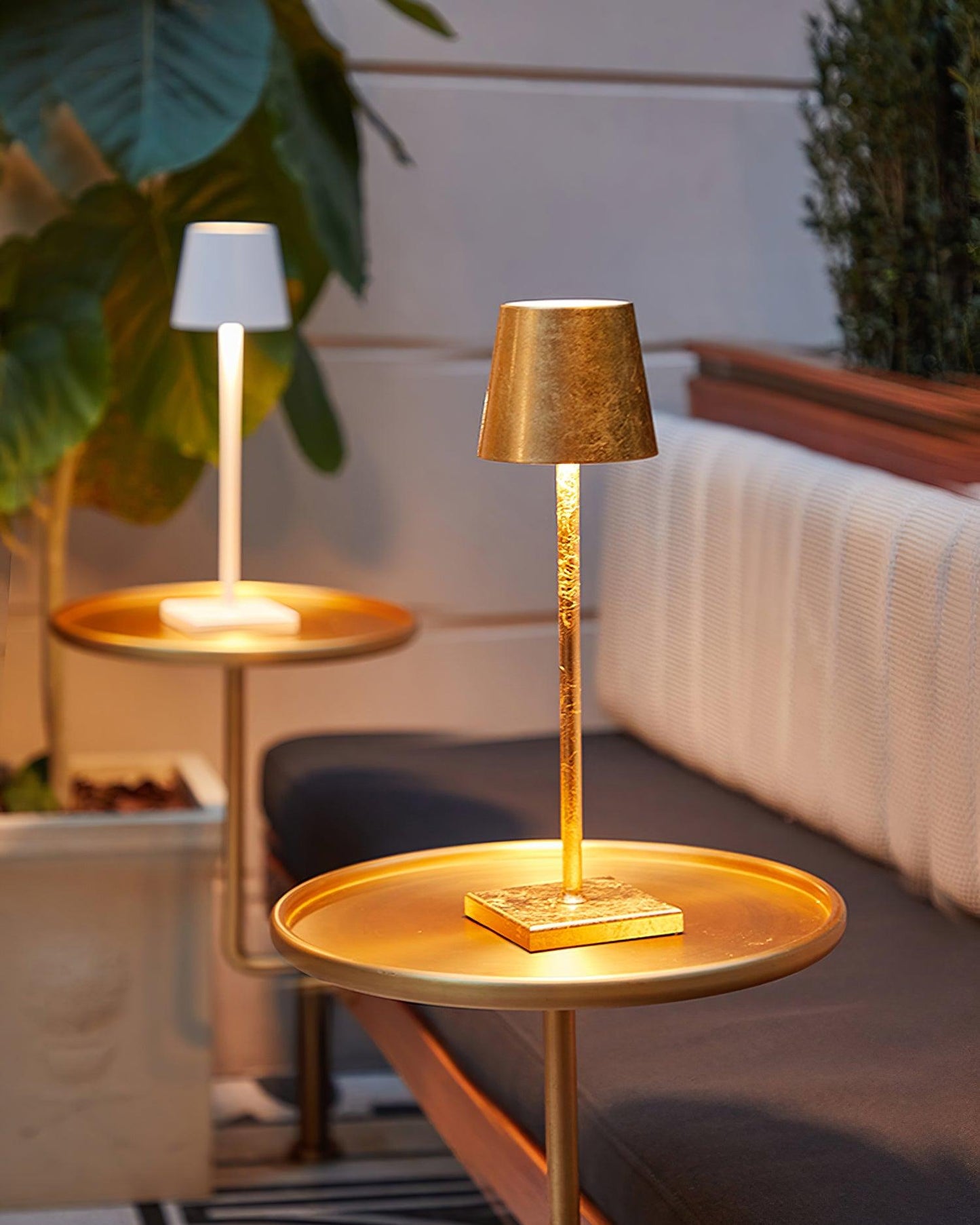 Doku Table Lamp - Loonglight