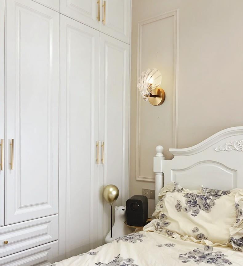 Elegant Seashell Wall Light - Loonglight