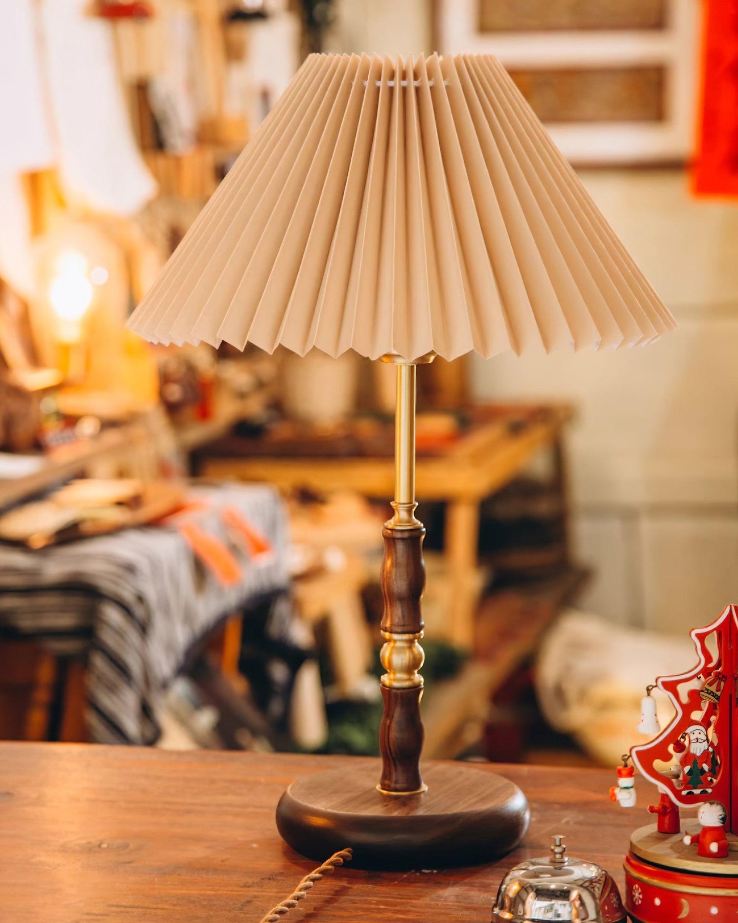Ella Pleated Table Lamp - Loonglight