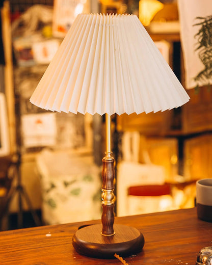 Ella Pleated Table Lamp - Loonglight
