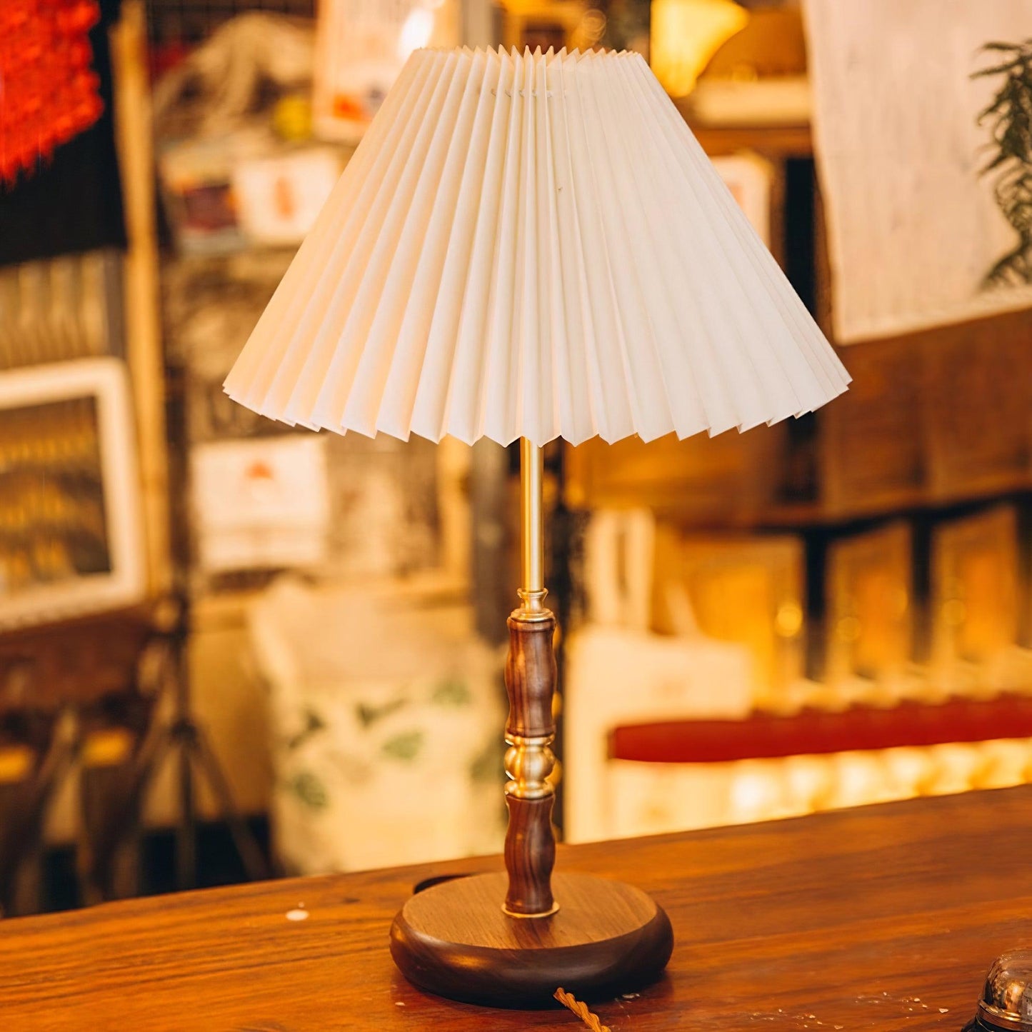 Ella Pleated Table Lamp - Loonglight