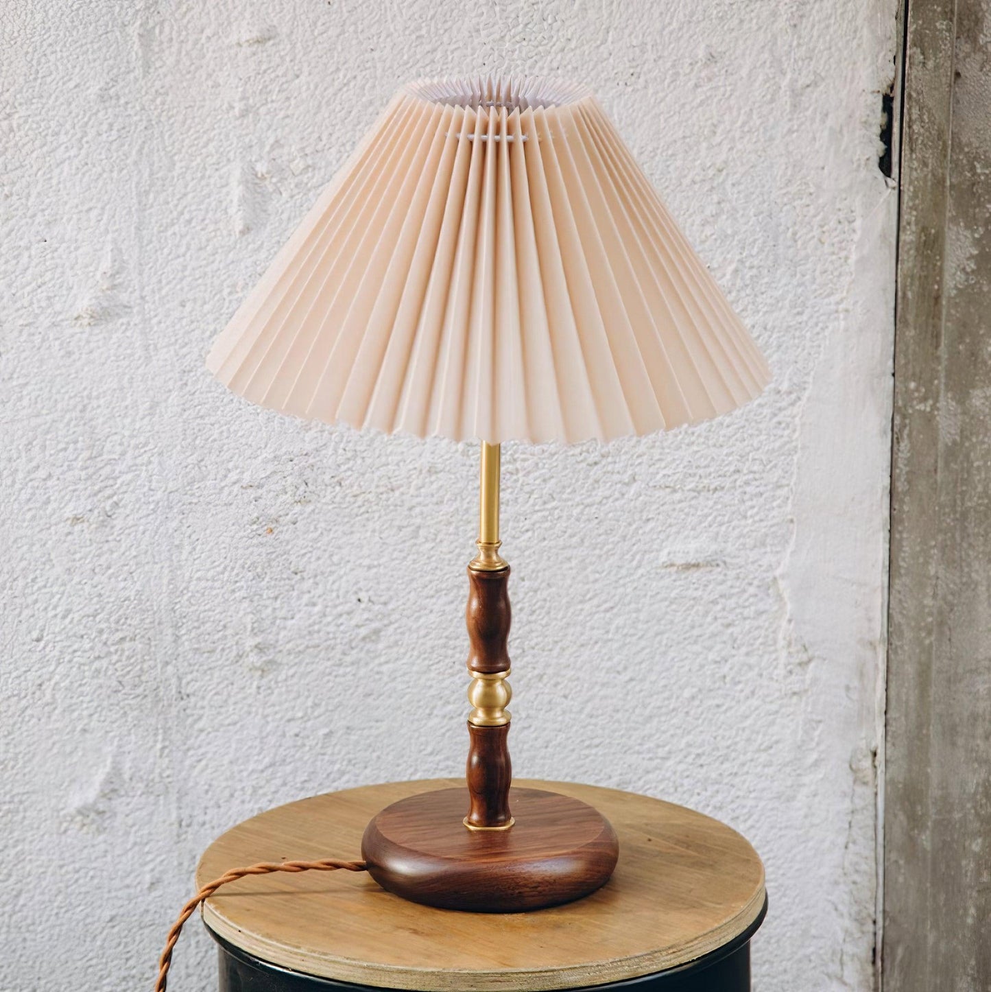 Ella Pleated Table Lamp - Loonglight