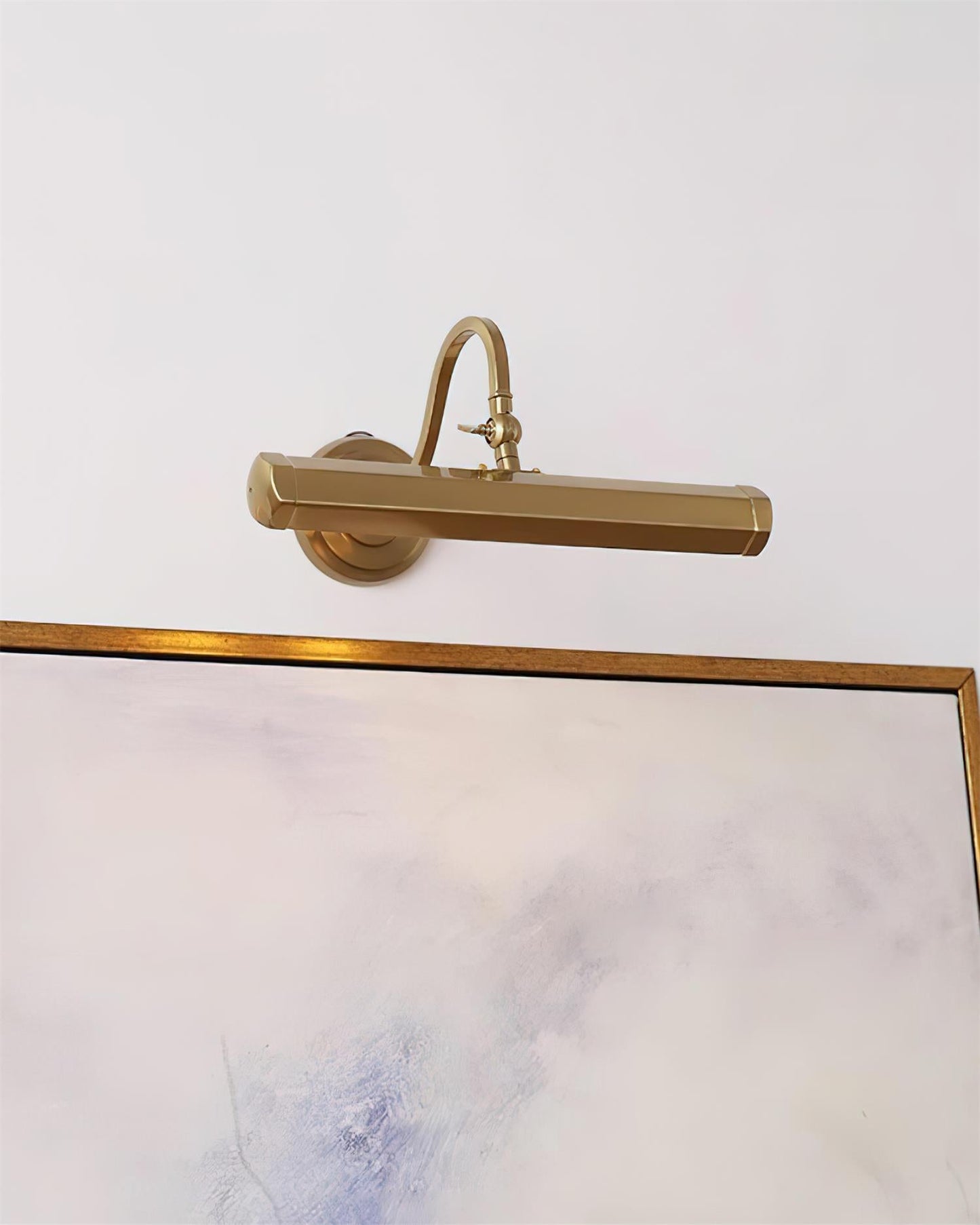 Curvara Wall Lamp