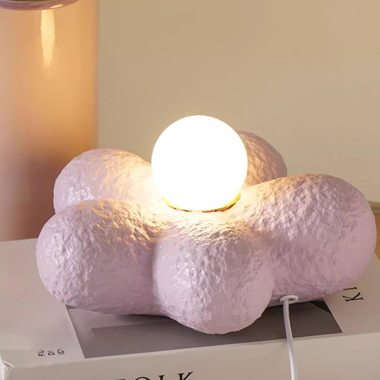 Emiko Flowers Table Lamp - Loonglight