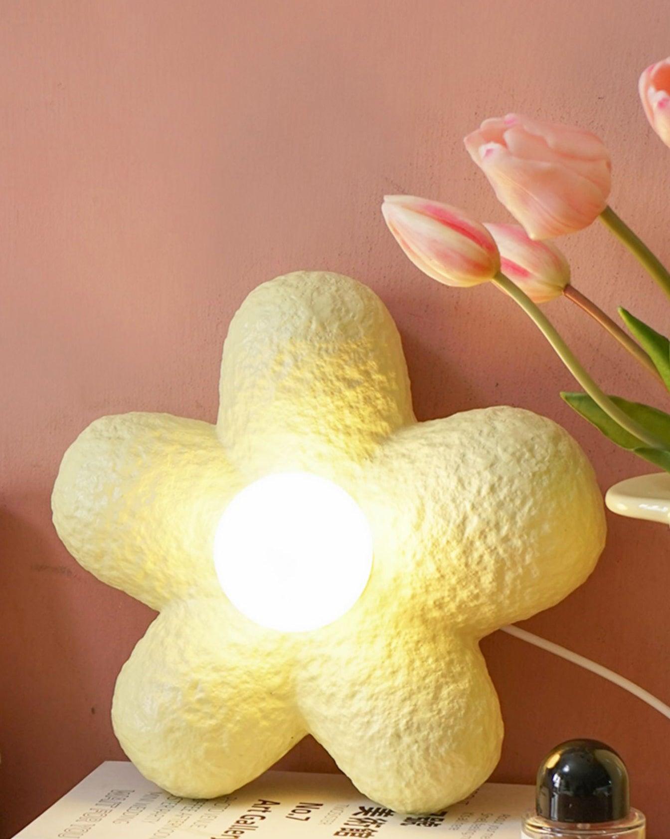 Emiko Flowers Table Lamp - Loonglight