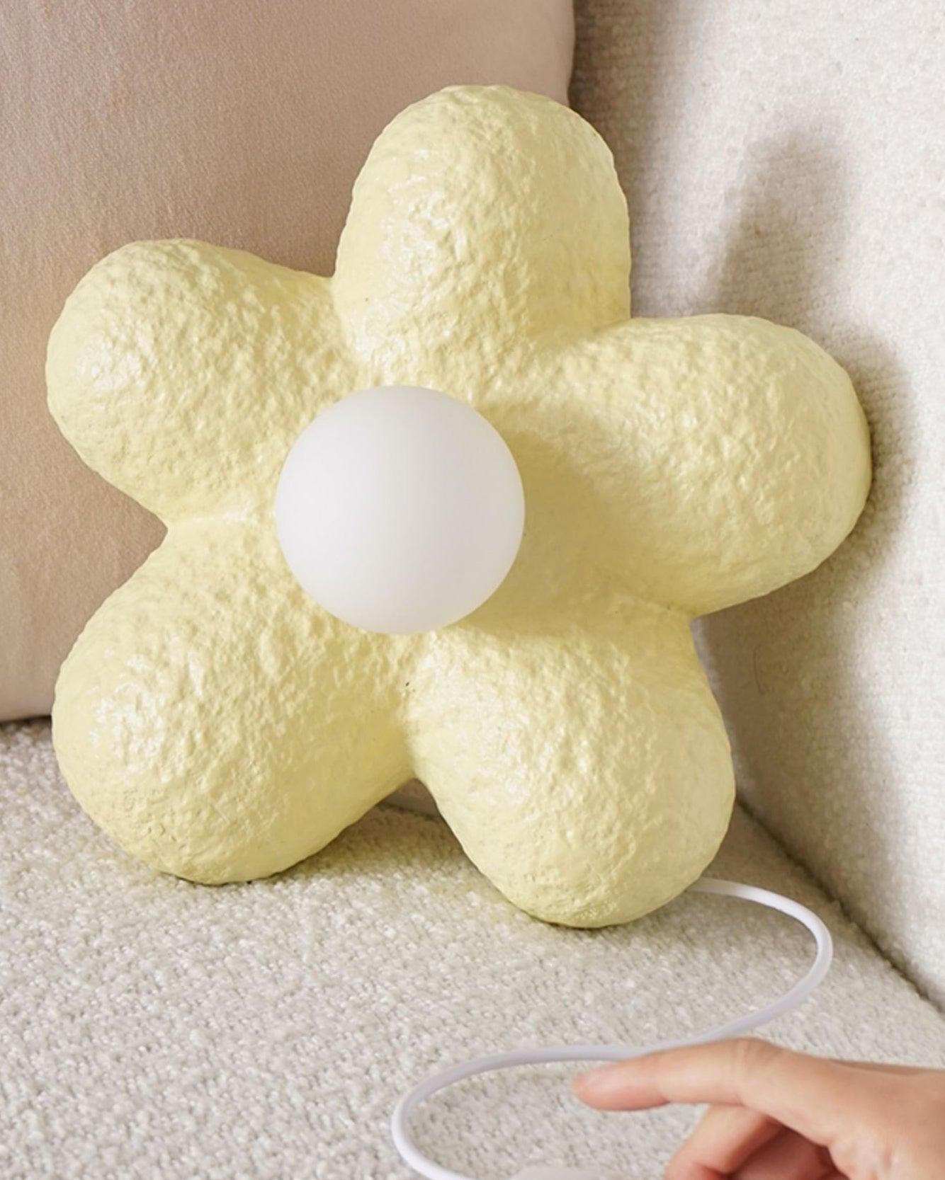 Emiko Flowers Table Lamp - Loonglight