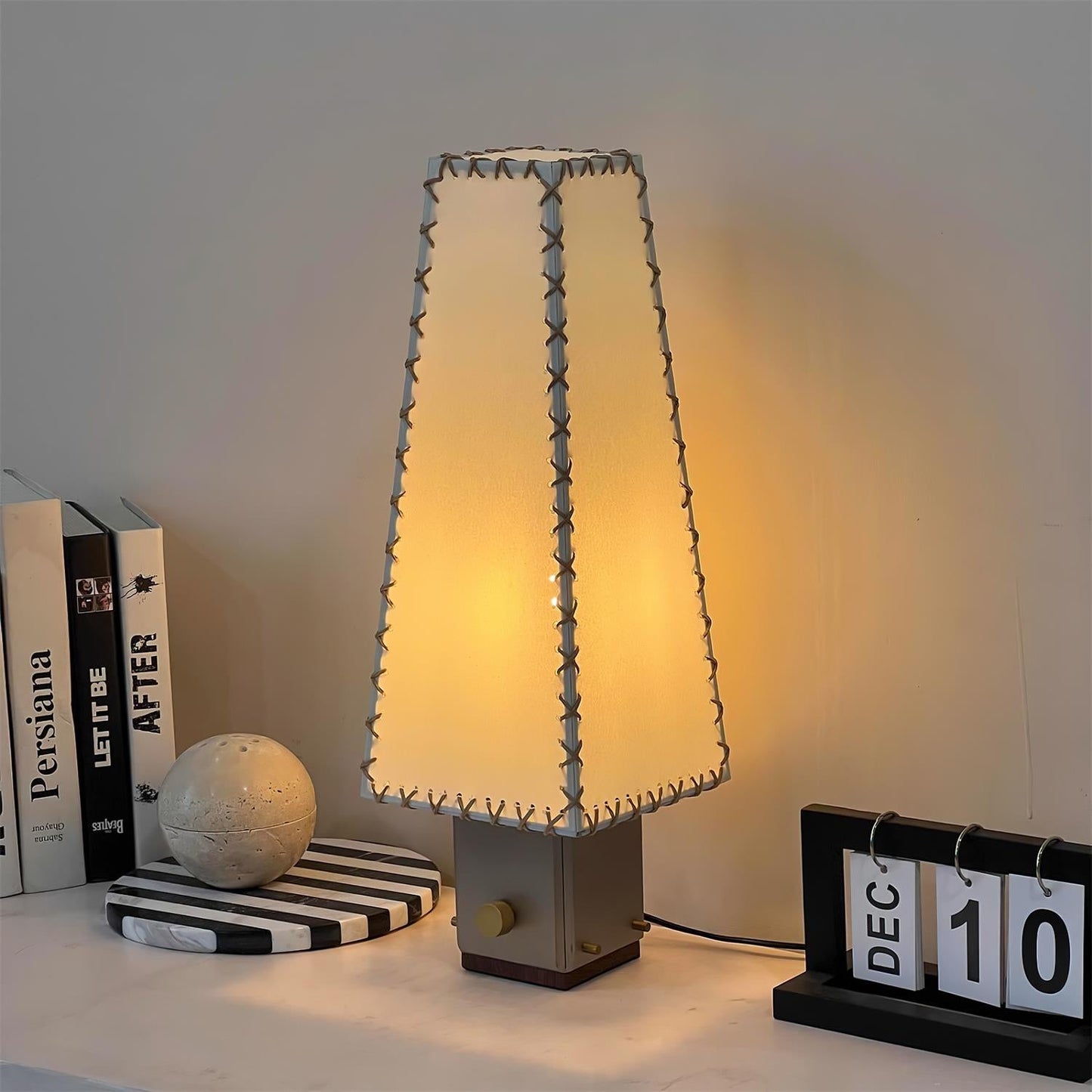 Estela Table Lamp - Loonglight