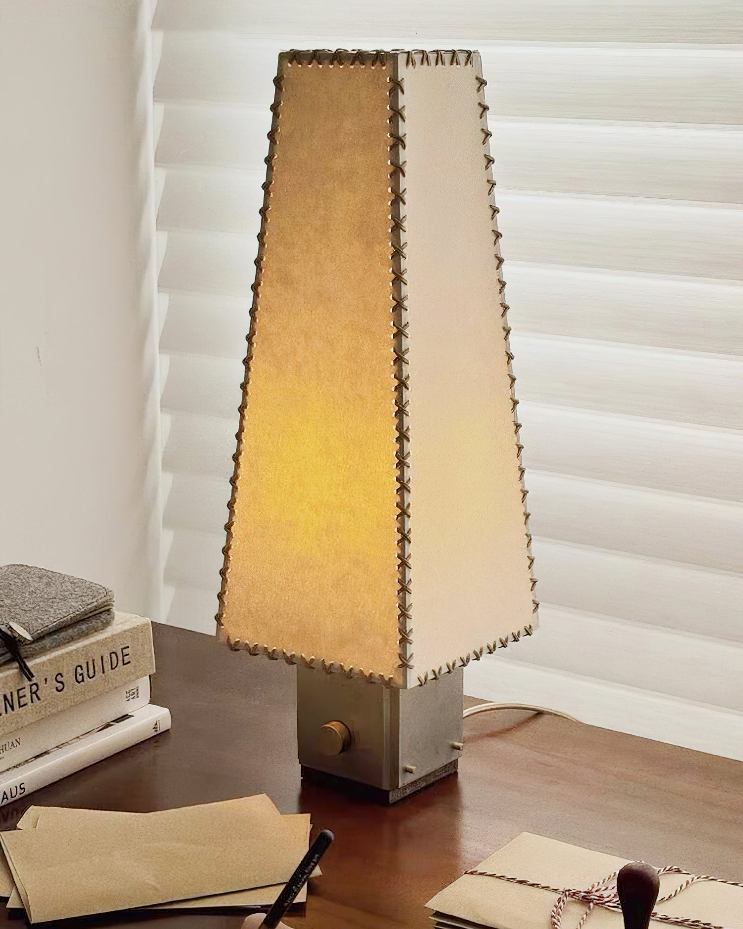 Estela Table Lamp - Loonglight
