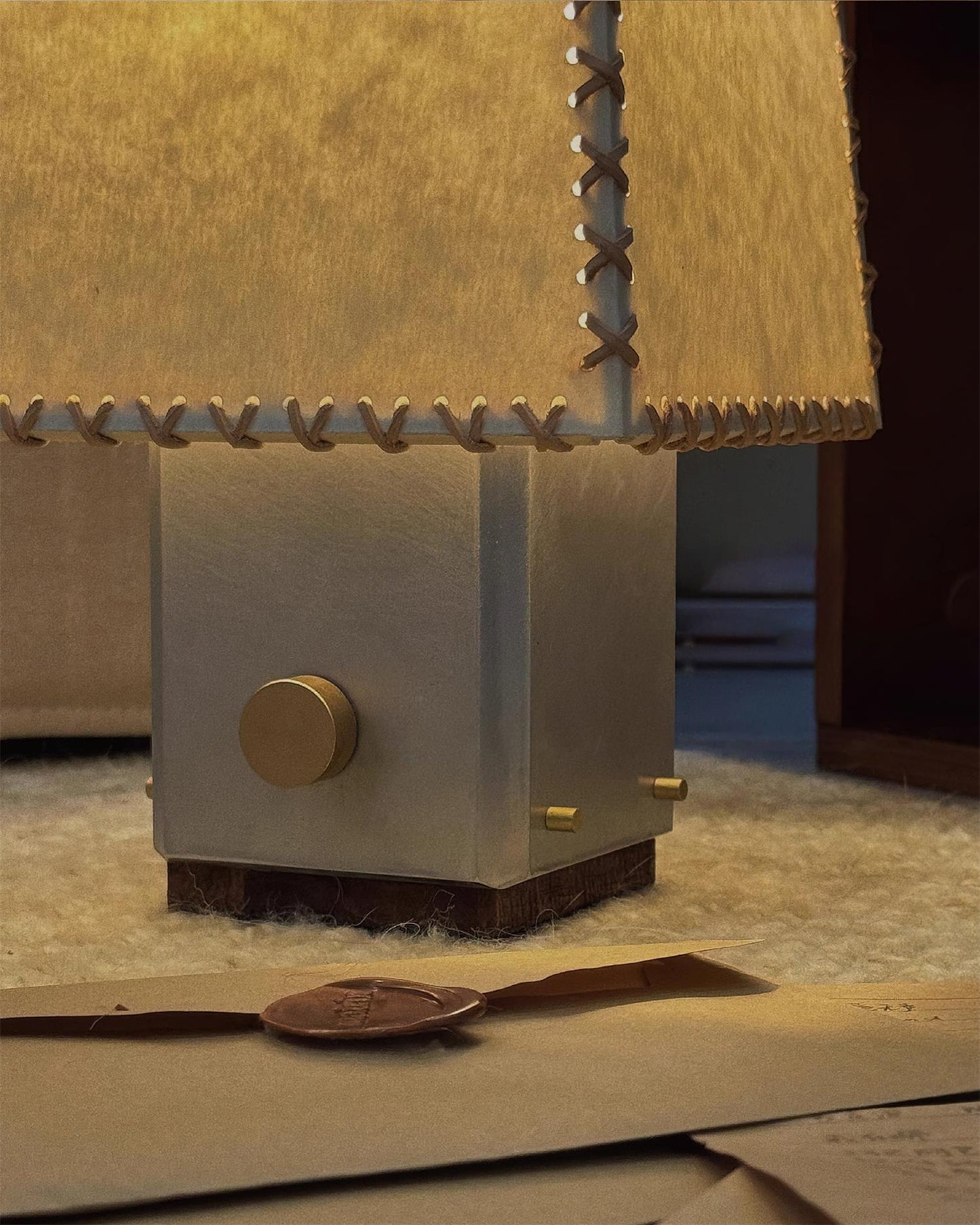 Estela Table Lamp - Loonglight