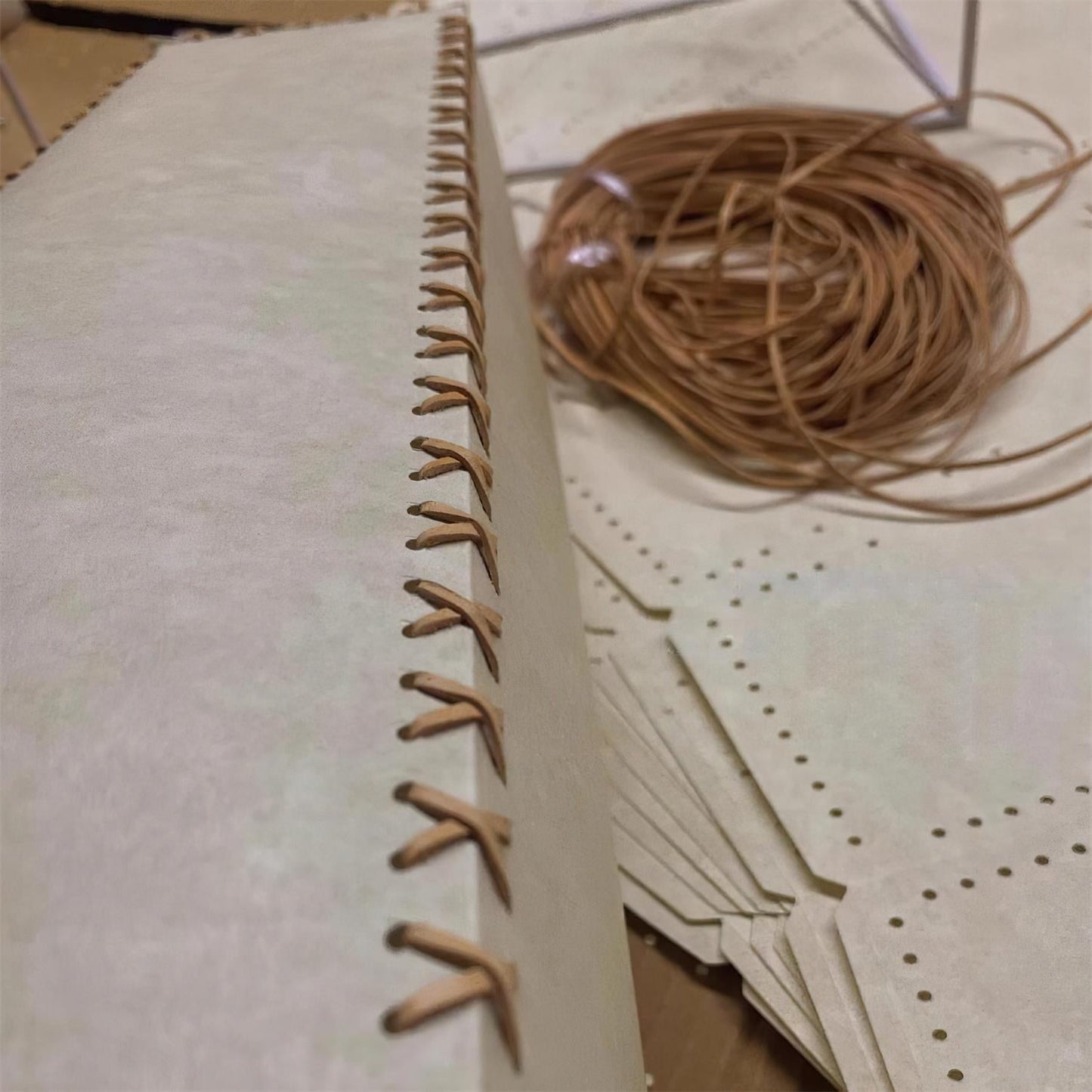 Estela Table Lamp - Loonglight