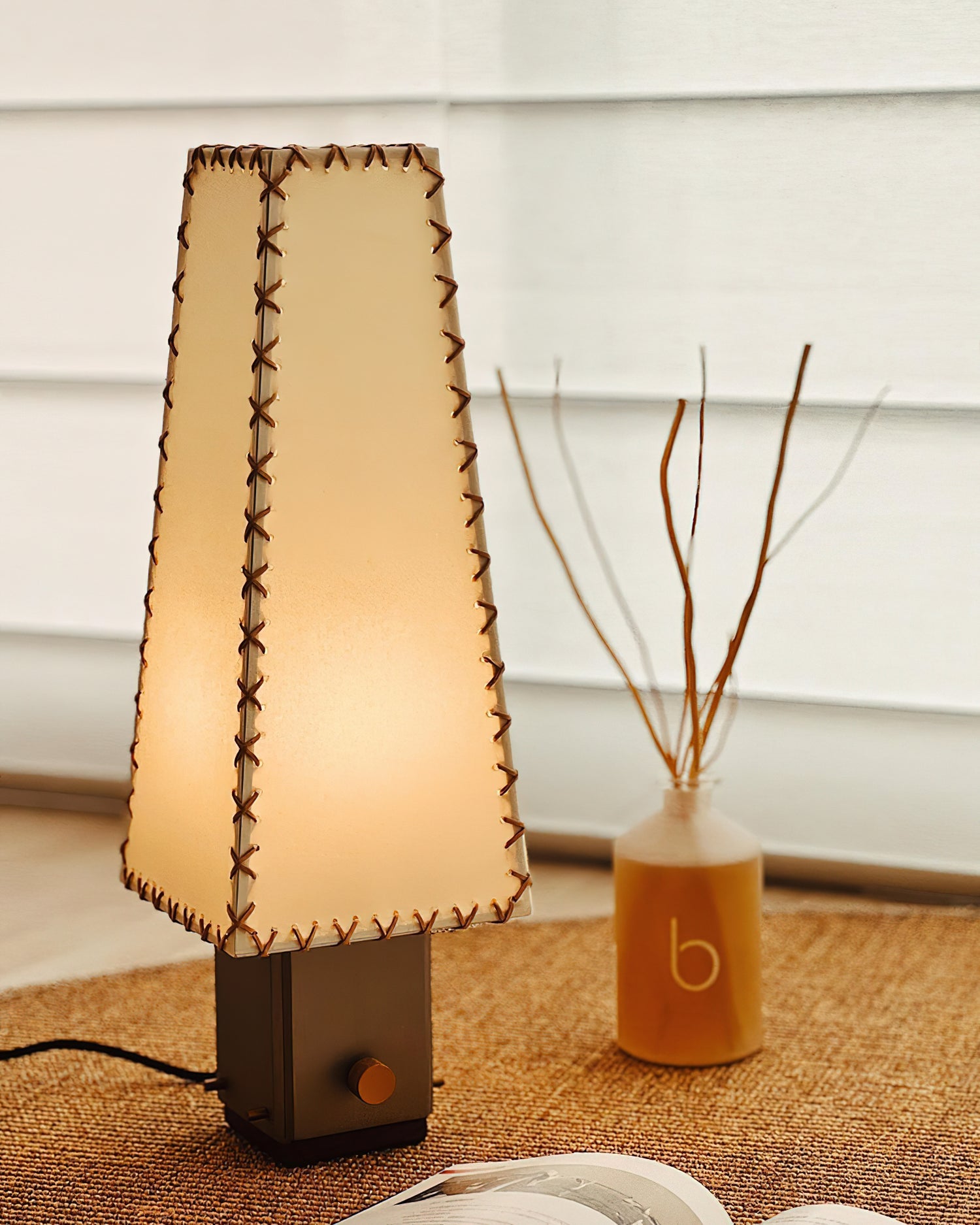 Estela Table Lamp - Loonglight