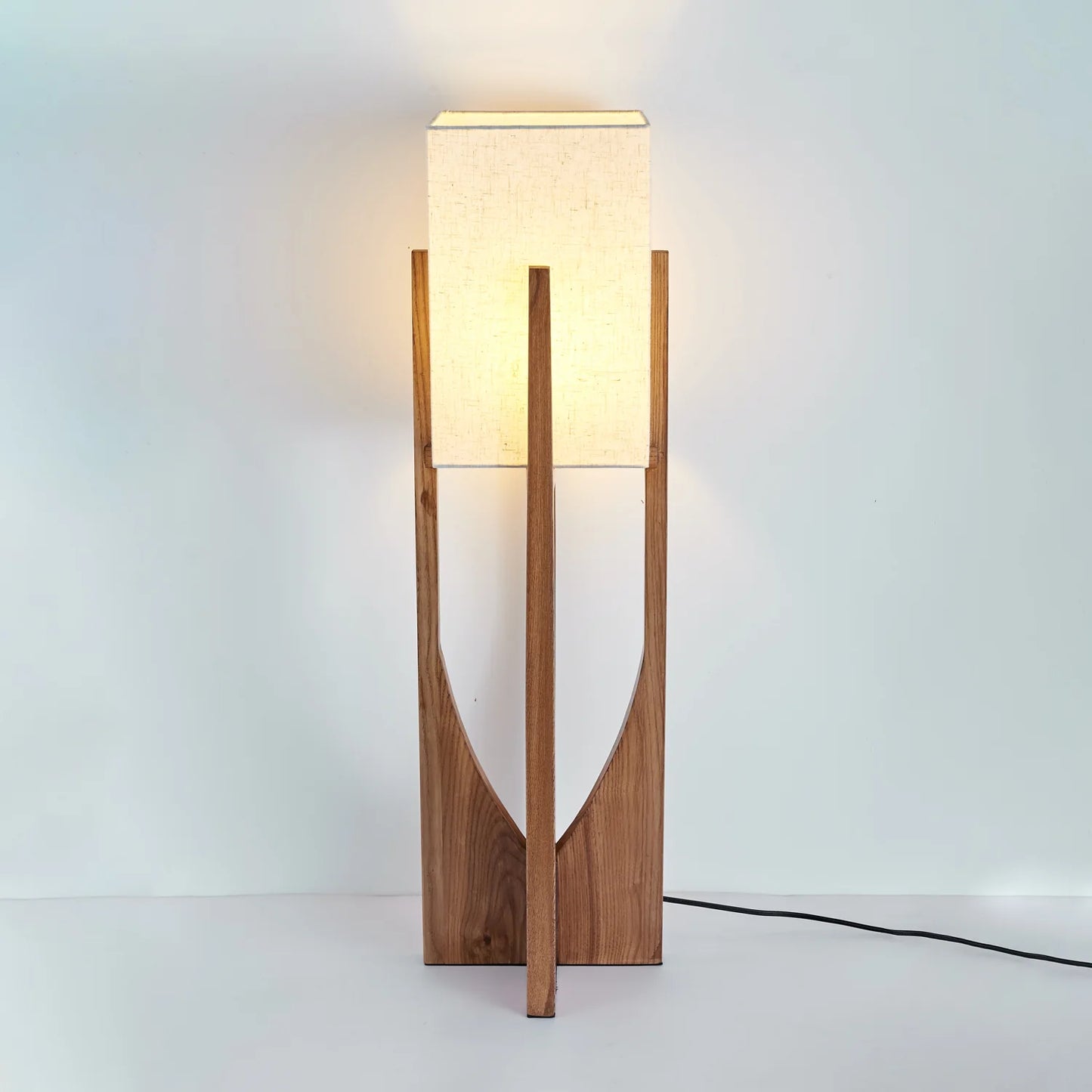 Fairbanks Floor Lamp - Loonglight