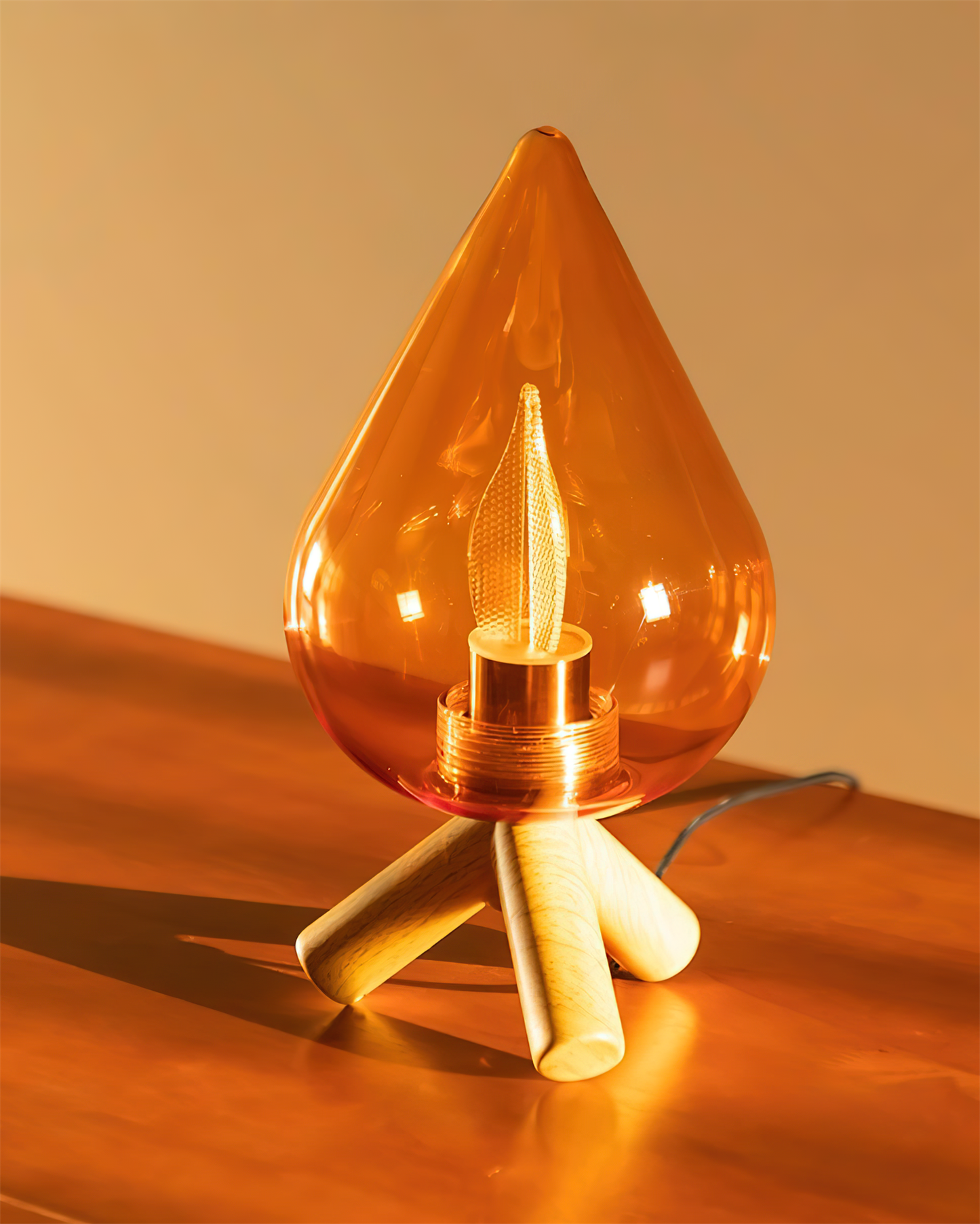 Flame Table Lamp - Loonglight