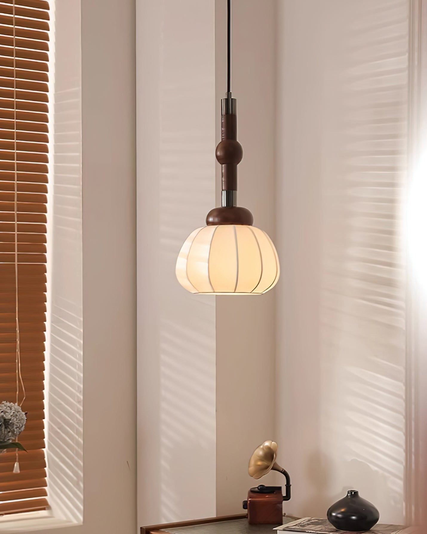 Gaya Silk Pendant Light - Loonglight