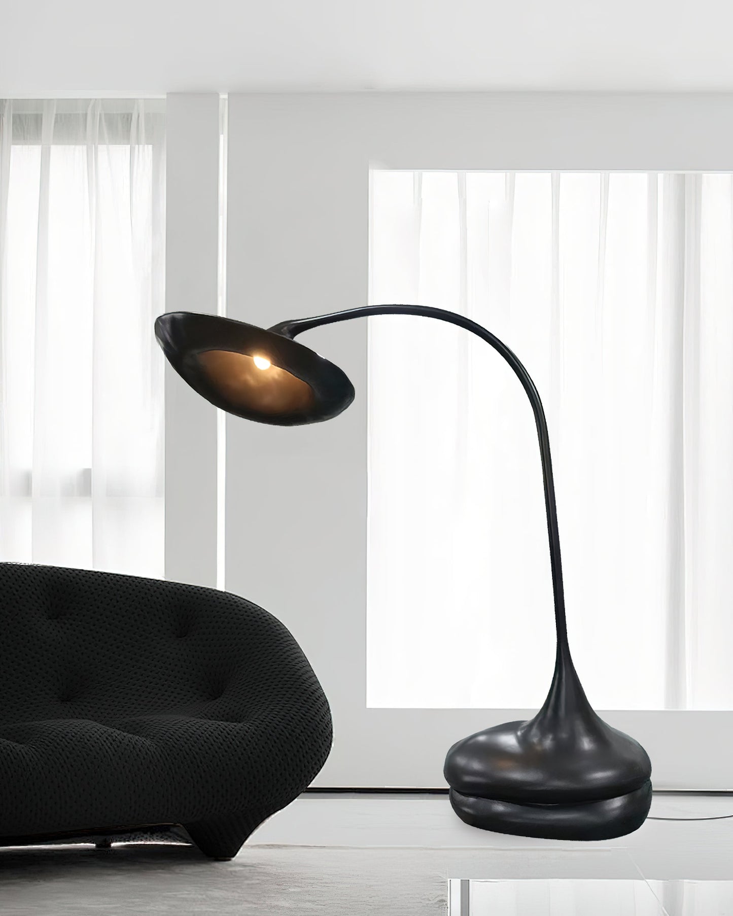 Giselle Black Floor Lamp - Loonglight