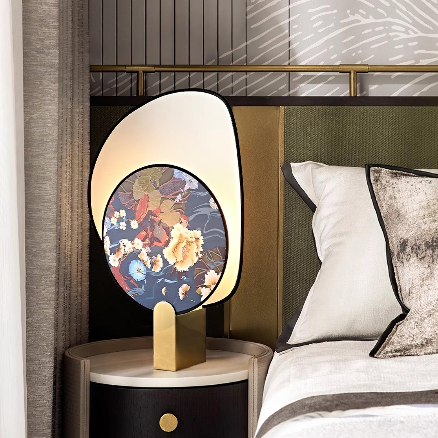 Gothic Ravens Flowers Table Lamp - Loonglight