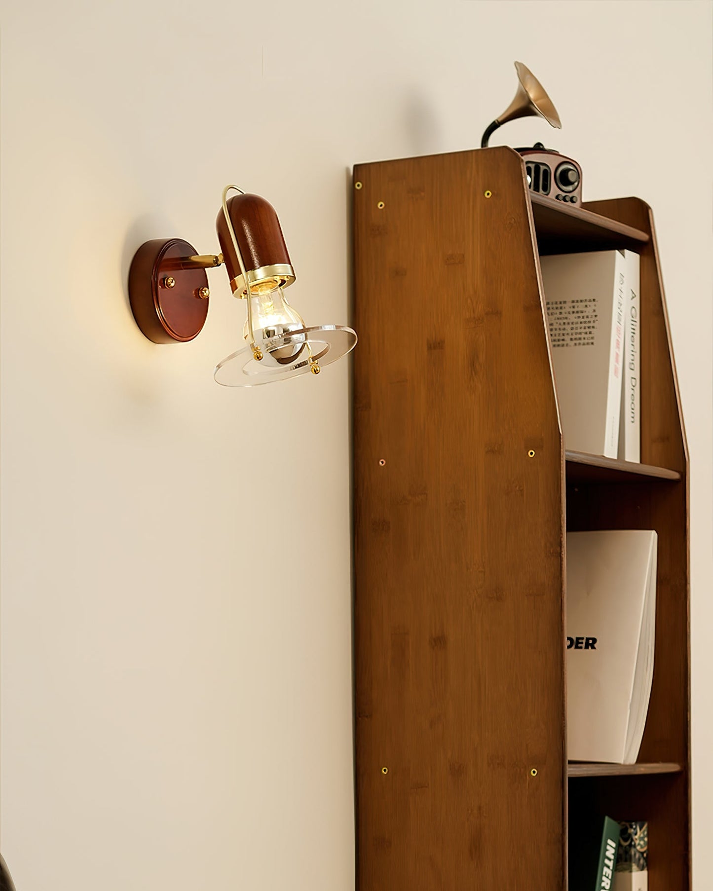 Halle Wall Lamp