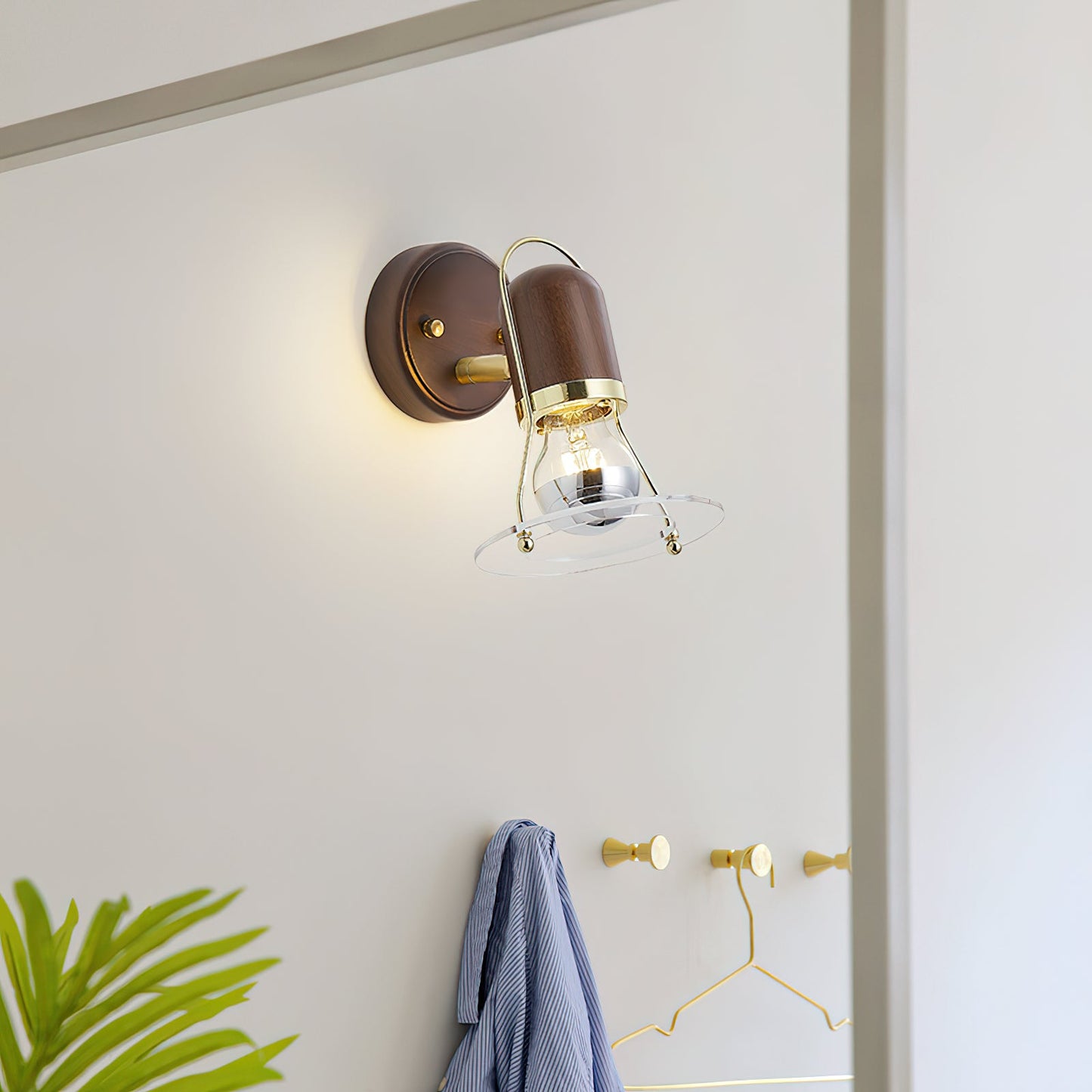 Halle Wall Lamp