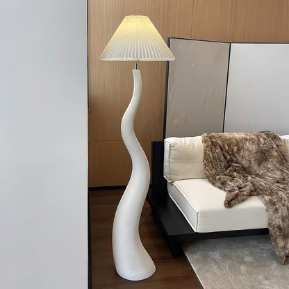 Haruki Twisted Floor Lamp - Loonglight