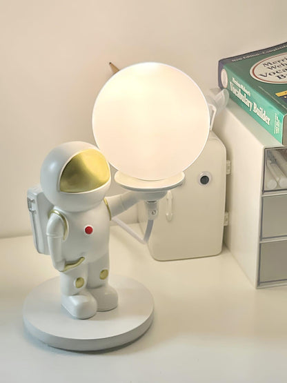 Jude Astronaut Table Lamp - Loonglight