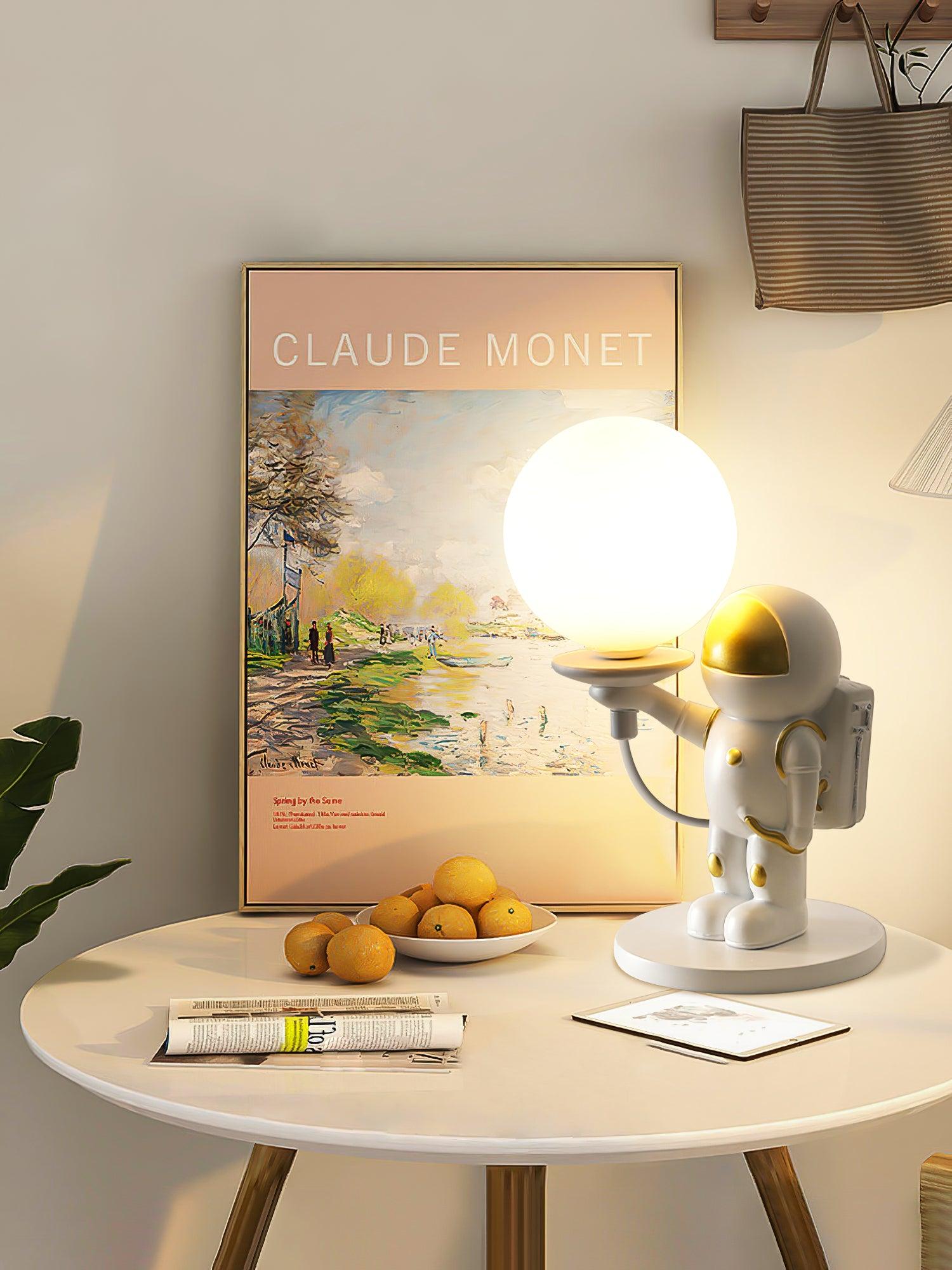 Jude Astronaut Table Lamp - Loonglight