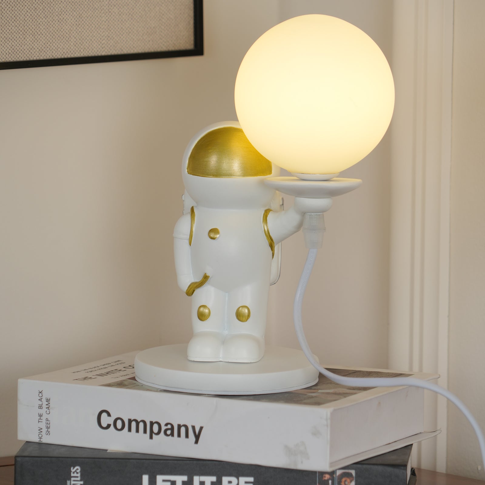 Jude Astronaut Table Lamp - Loonglight
