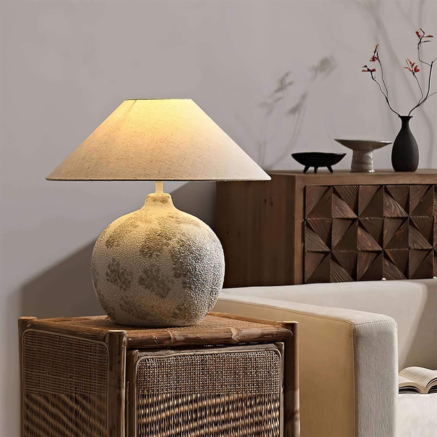 Kaliyu Ceramics Table Lamp - Loonglight