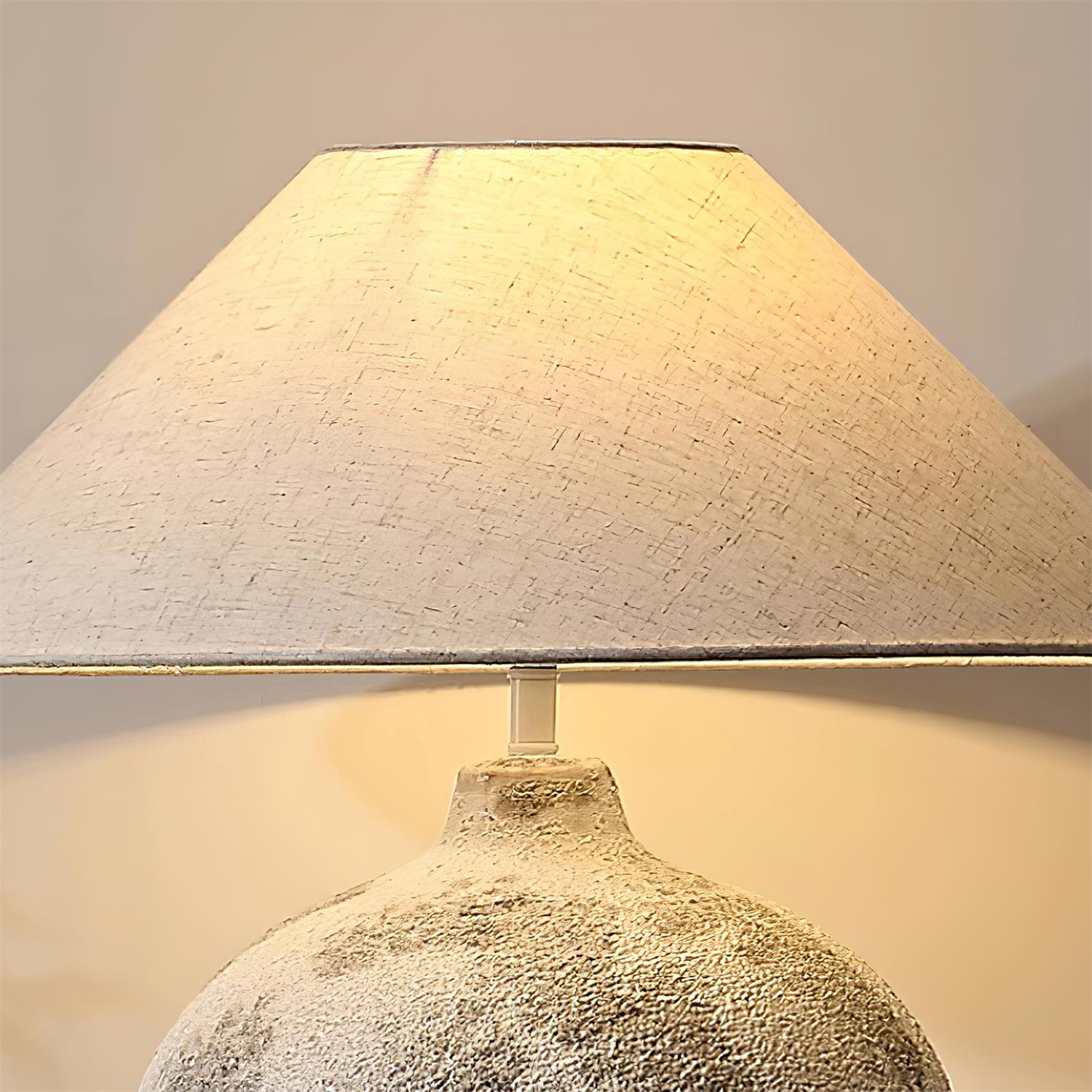 Kaliyu Ceramics Table Lamp - Loonglight