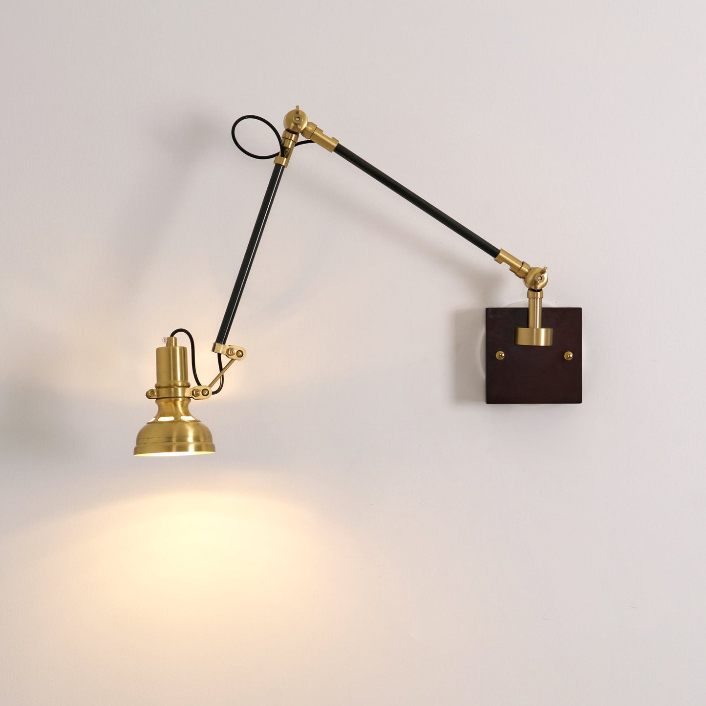 Kane Swing Arm Wall Lamp - Loonglight