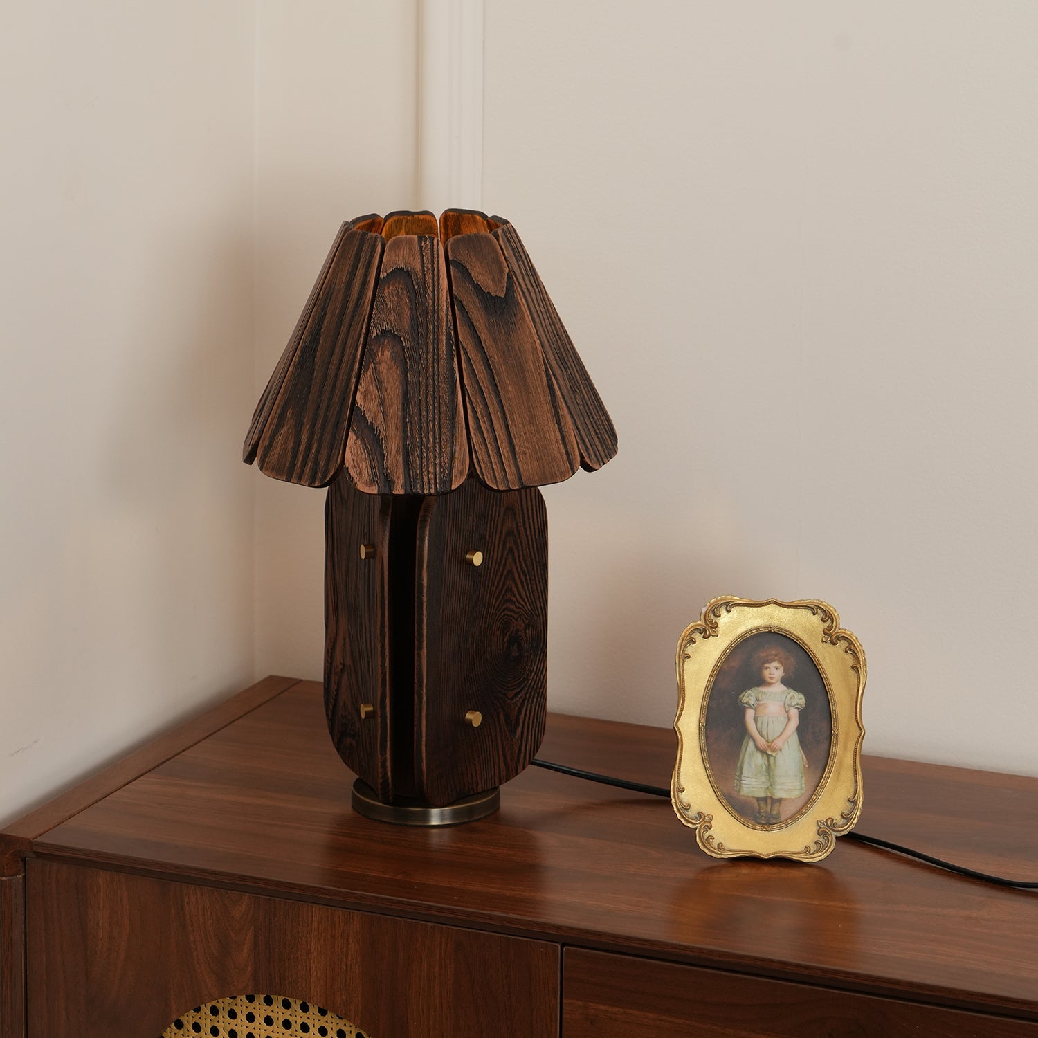 Kubec Table Lamp - Loonglight