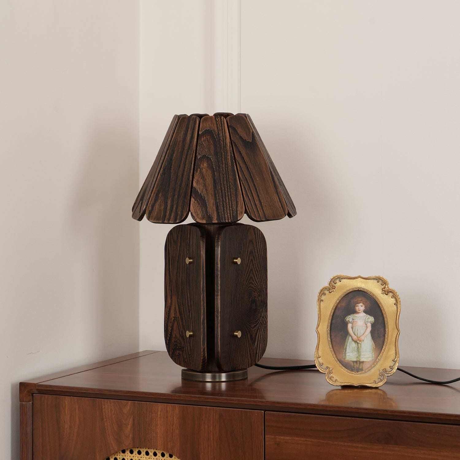 Kubec Table Lamp - Loonglight