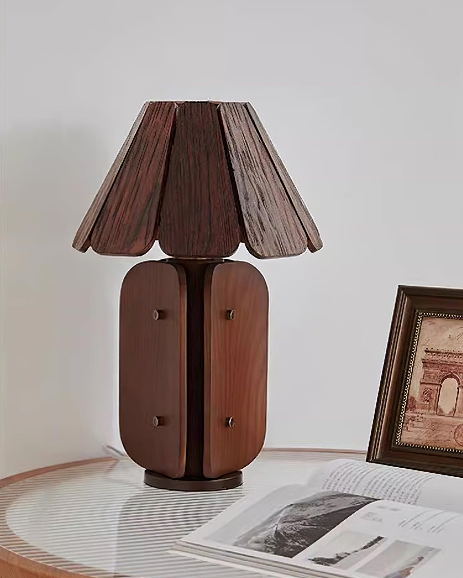 Kubec Table Lamp - Loonglight