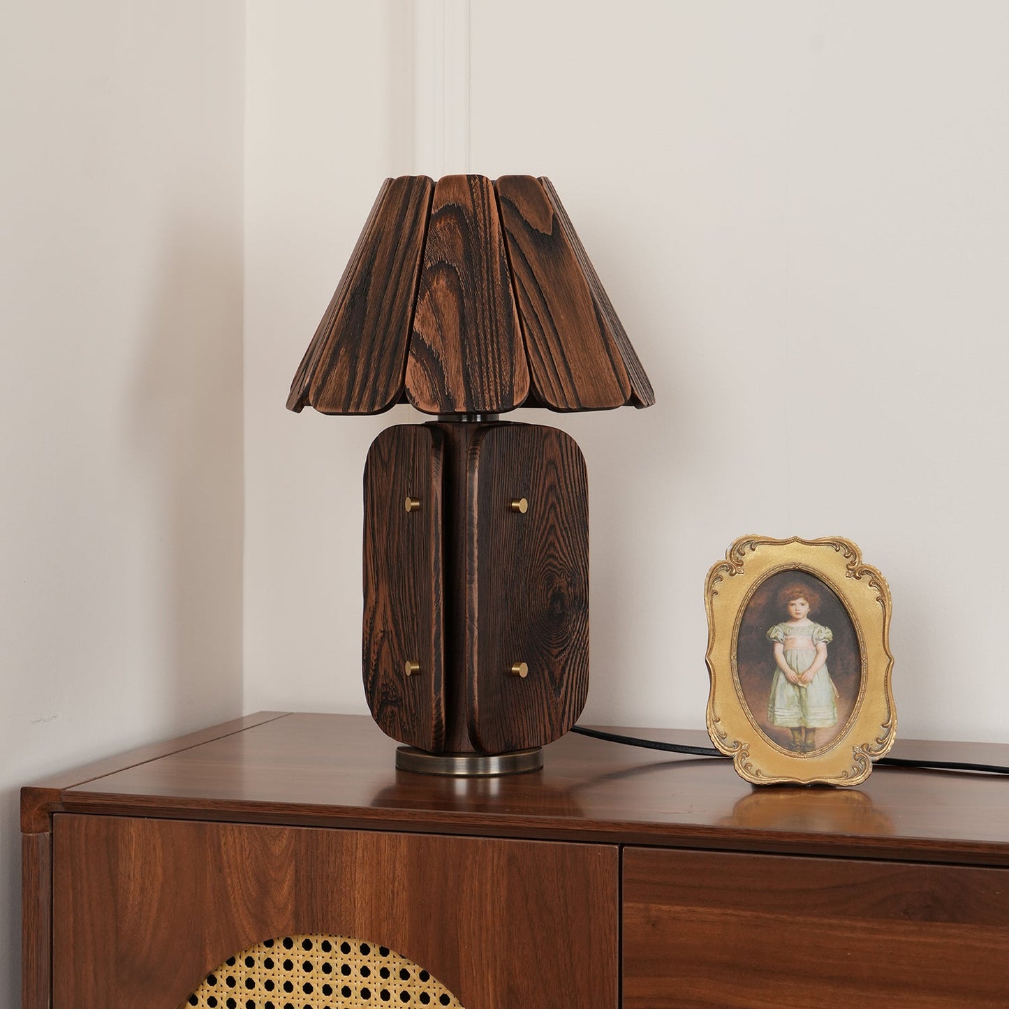 Kubec Table Lamp - Loonglight